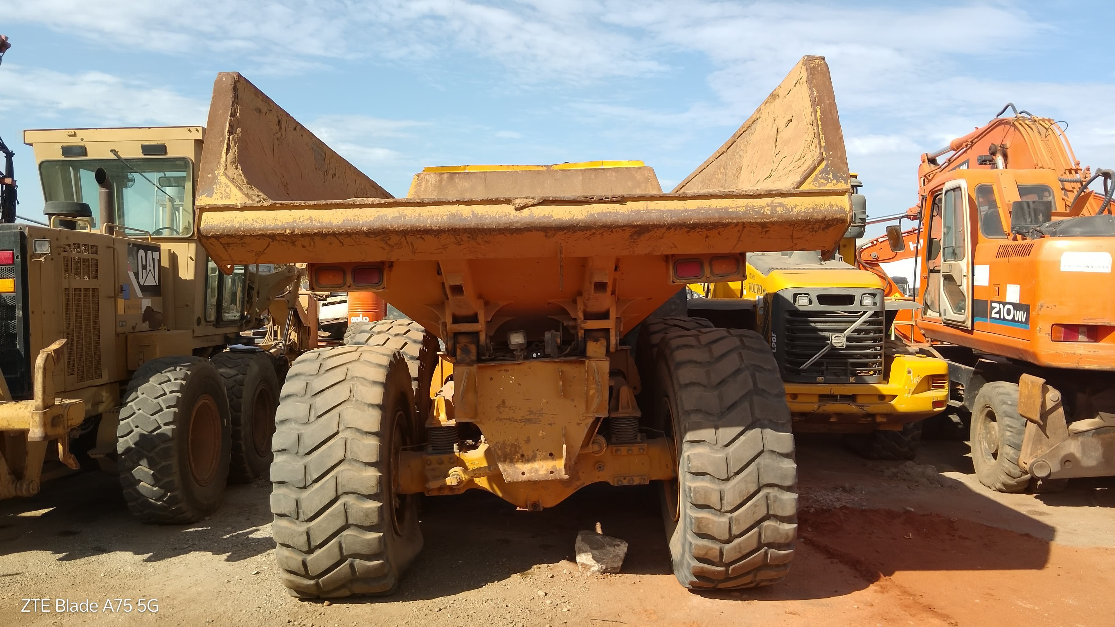 Dumper Articulado 30 T VOLVO A30F — imagen 3