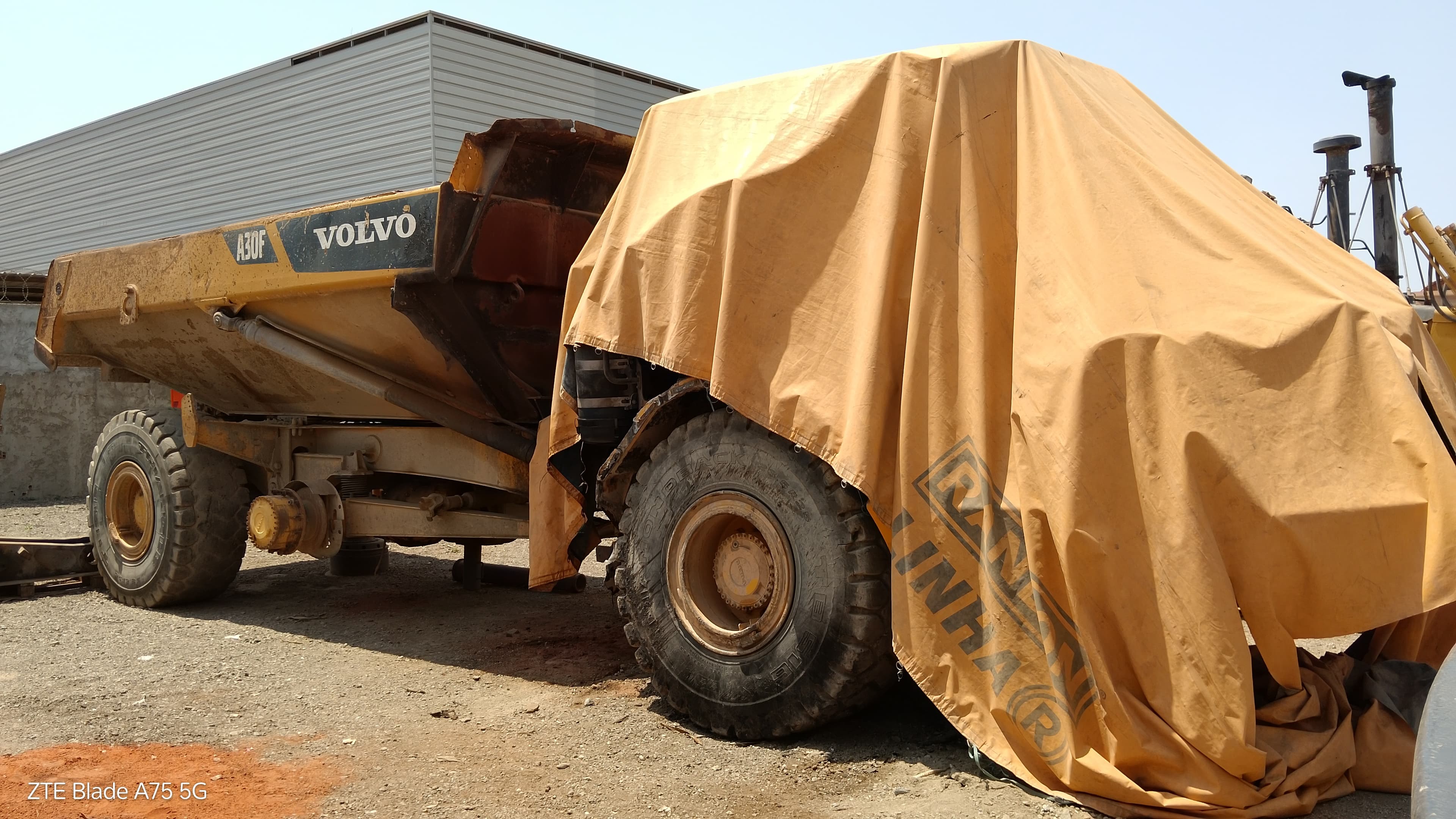 Dumper Articulado 30 T VOLVO A30F — imagem 2
