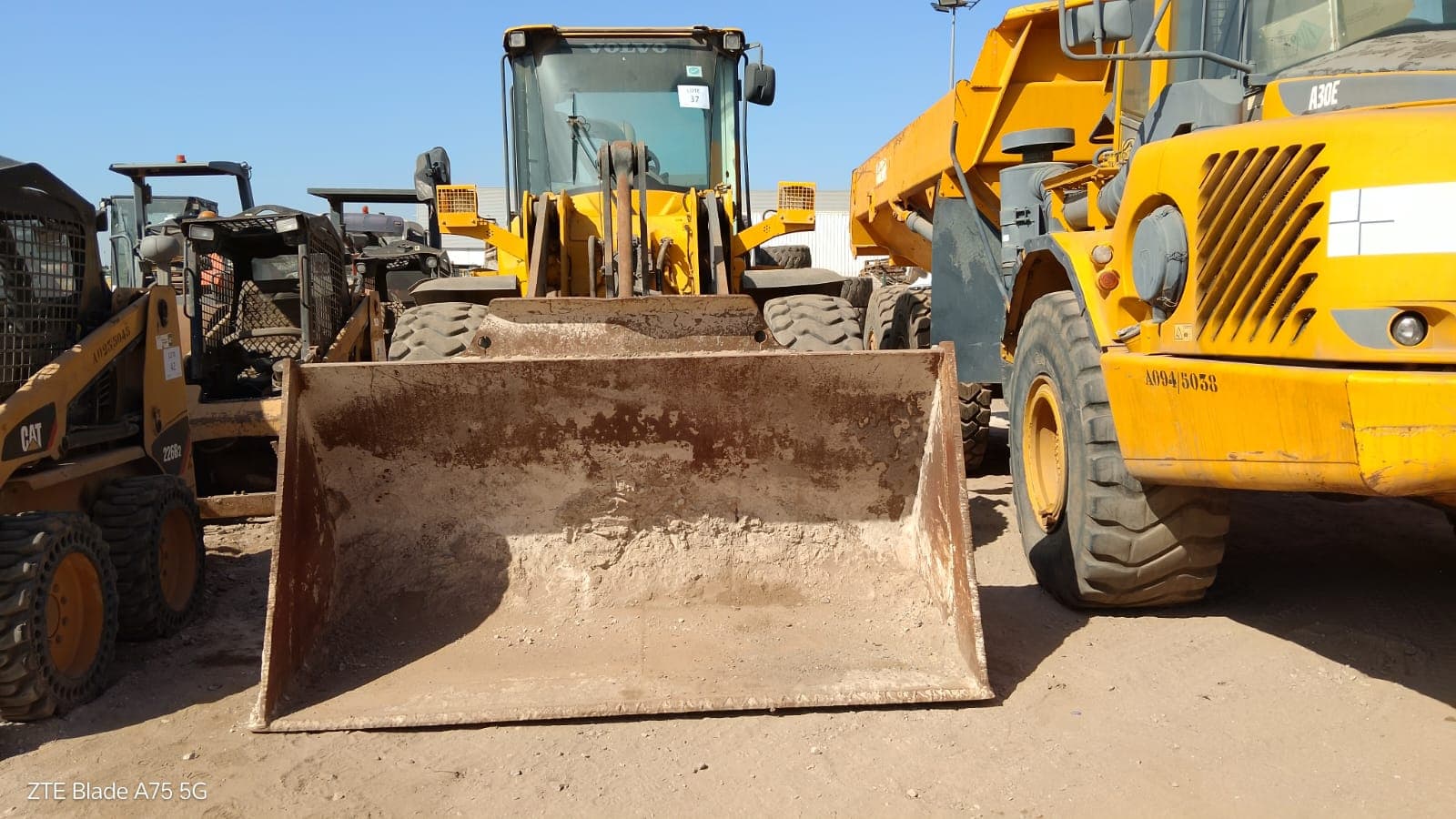 Wheel Loader 15 T   VOLVO L90 F — image 3