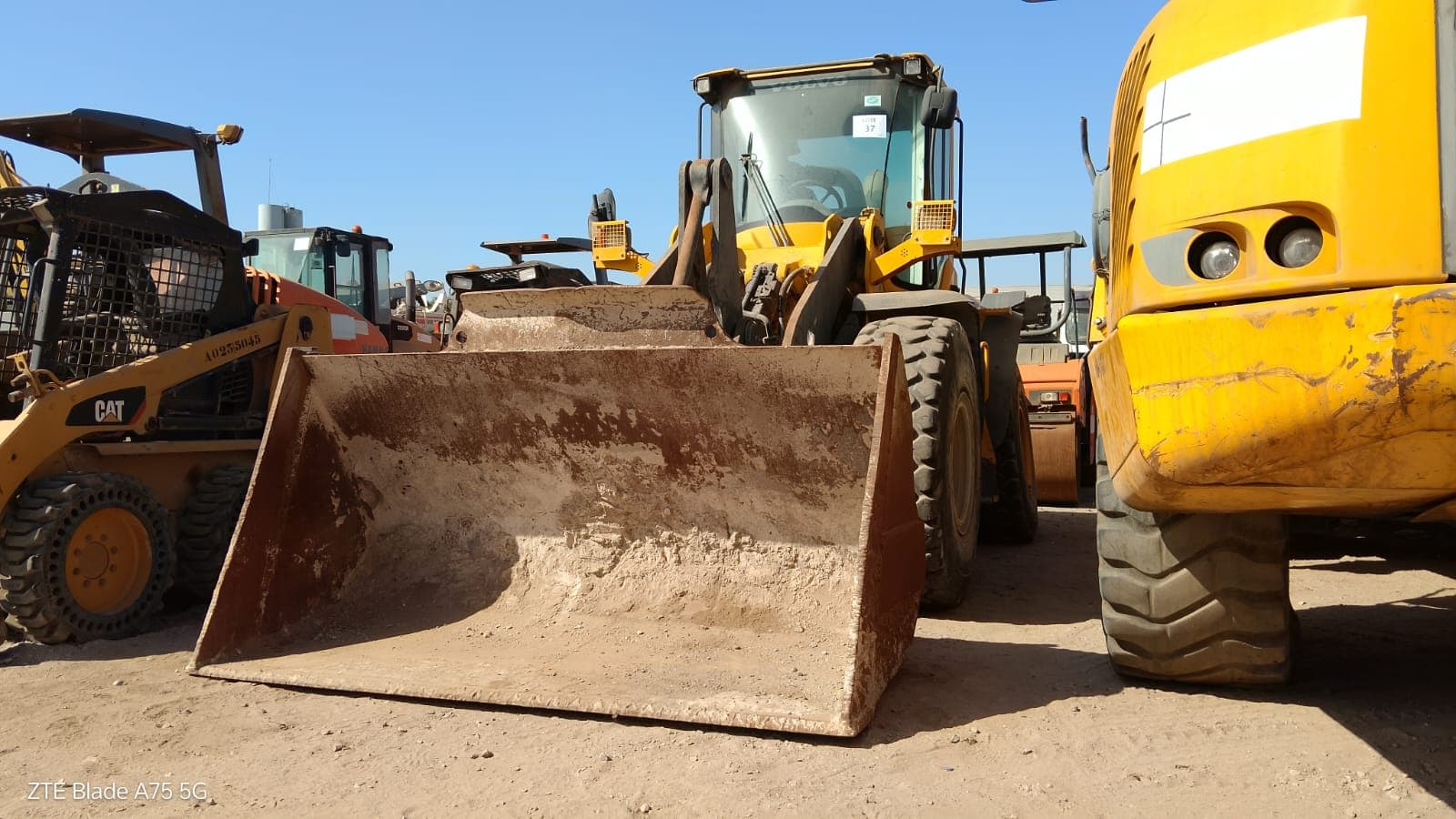 Wheel Loader 15 T   VOLVO L90 F — image 2