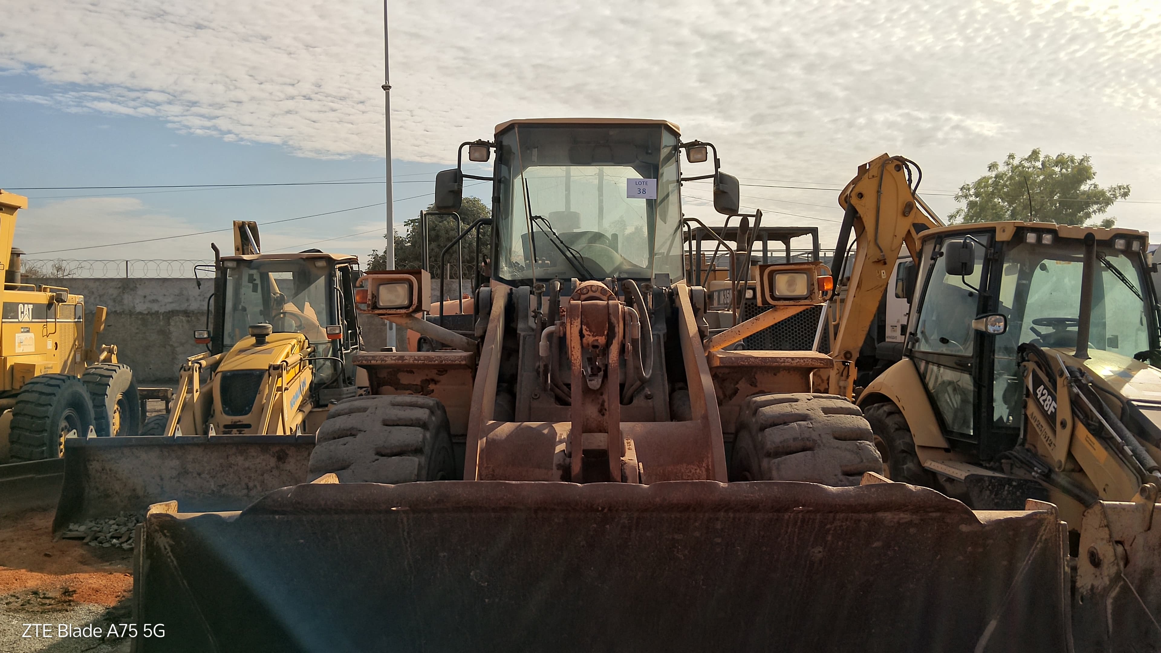 Pá Carregadora de Pneus 25 T KOMATSU WA470-5 — imagen 3