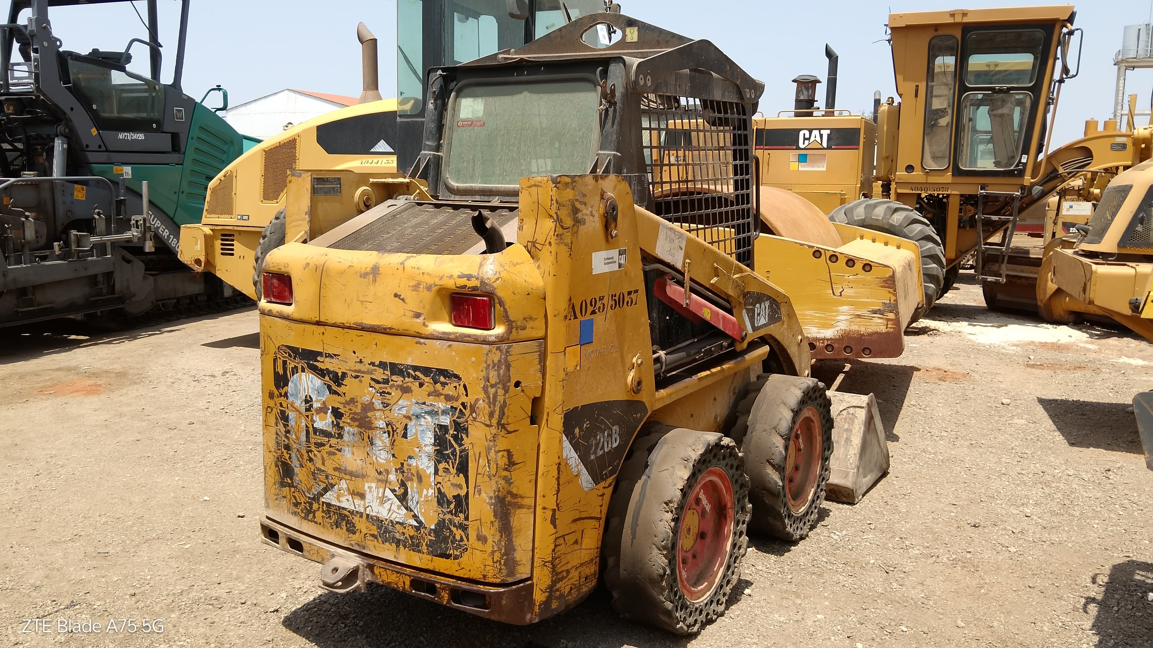 Mini Pá Carregadora CATERPILLAR 226 B2 — imagem 3
