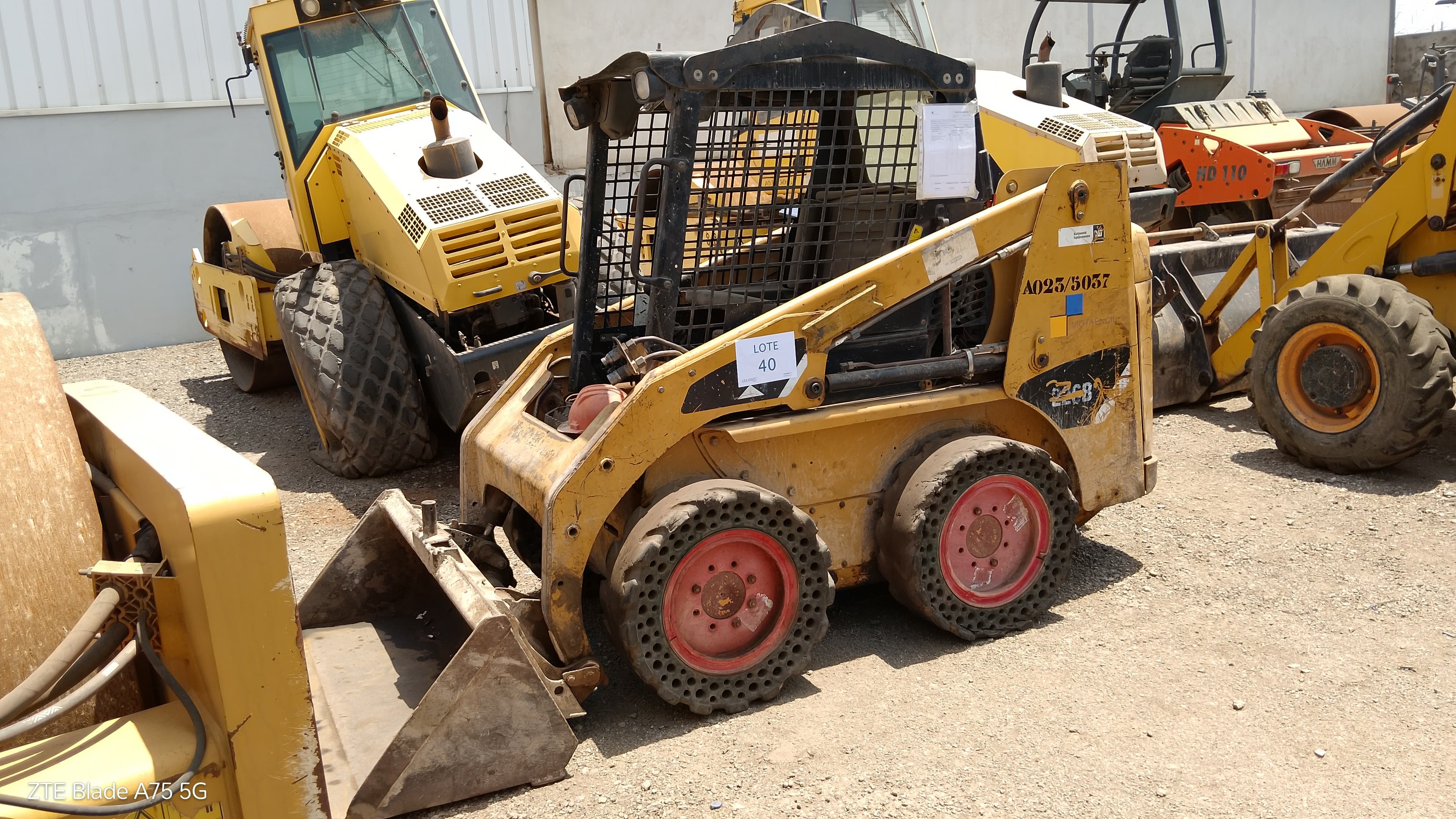 Mini Pá Carregadora CATERPILLAR 226 B2 — imagem 5