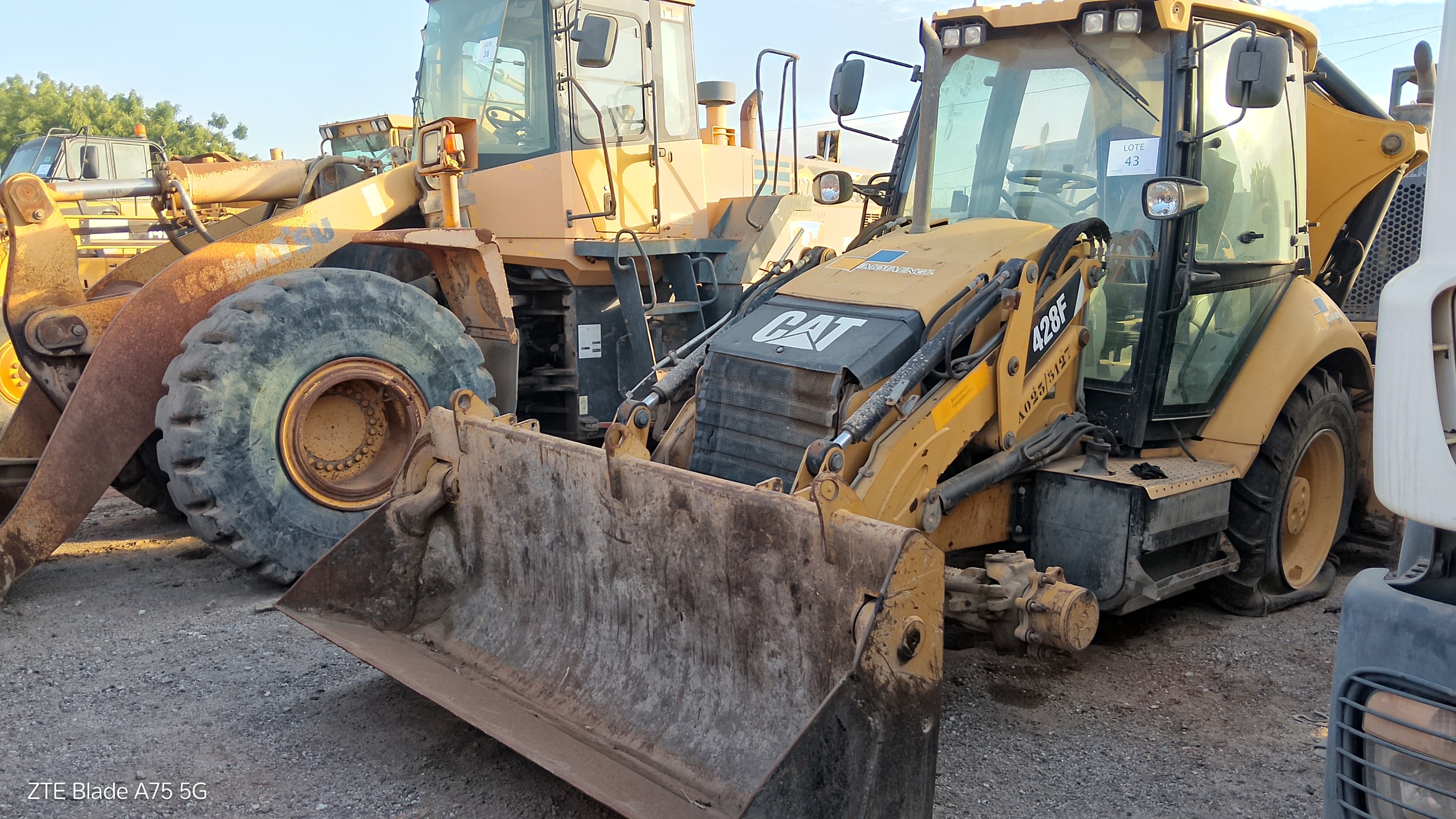 Retroescavadora  CATERPILLAR 428 F — imagem 3