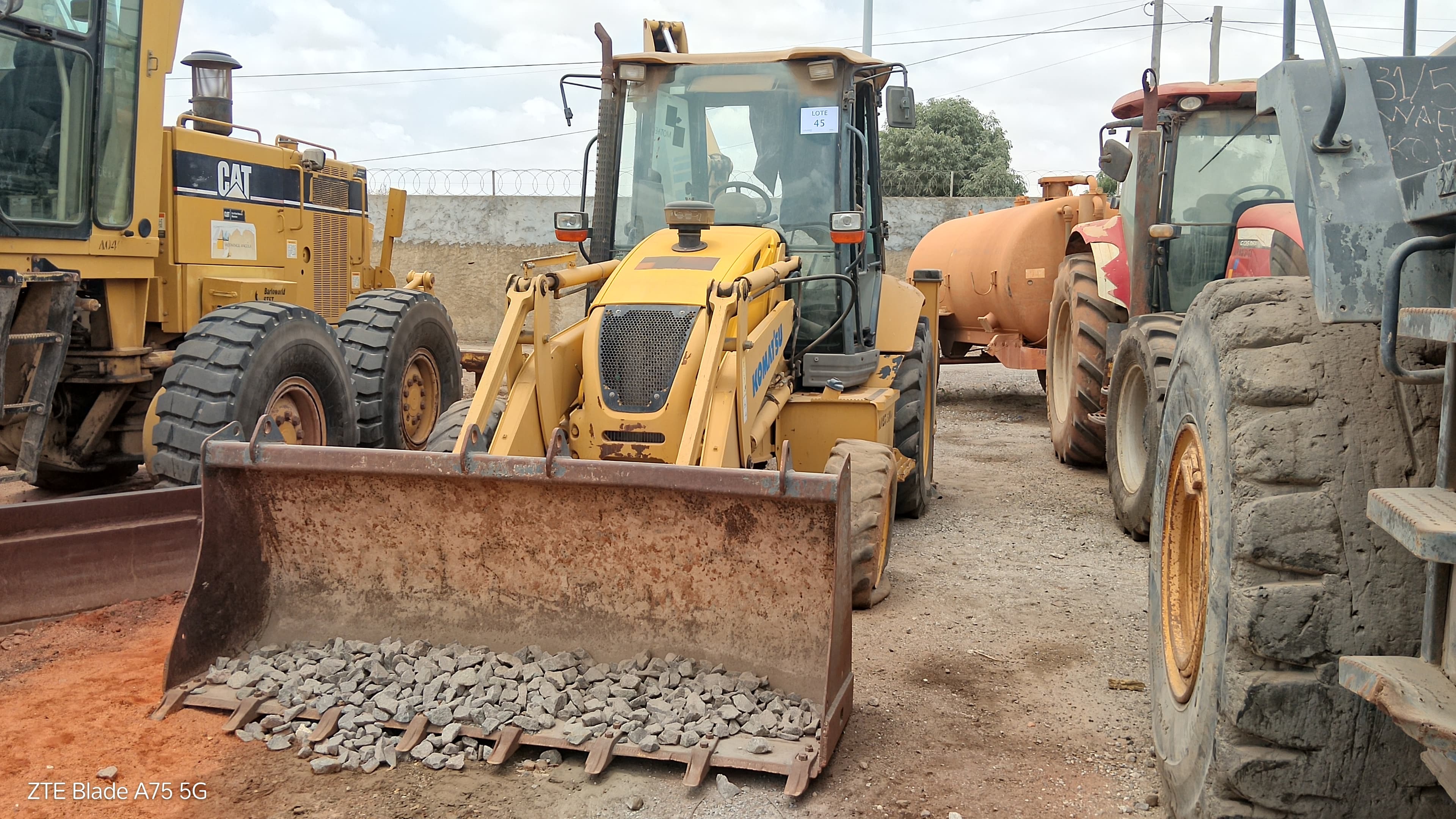 Retroescavadora   KOMATSU  WB93R-5EO — image 3