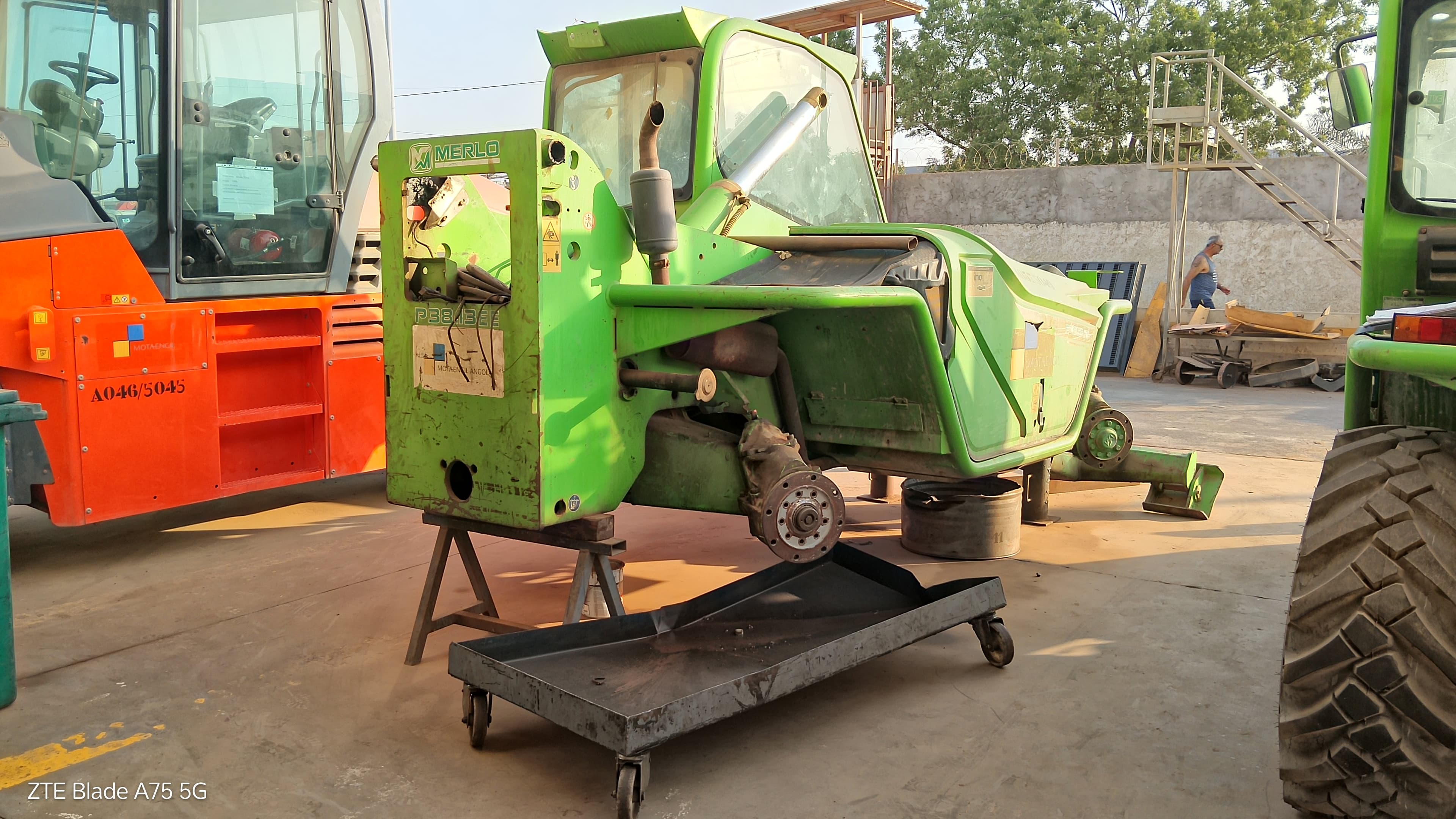 Multicarregador  MERLO  P38.13 EE