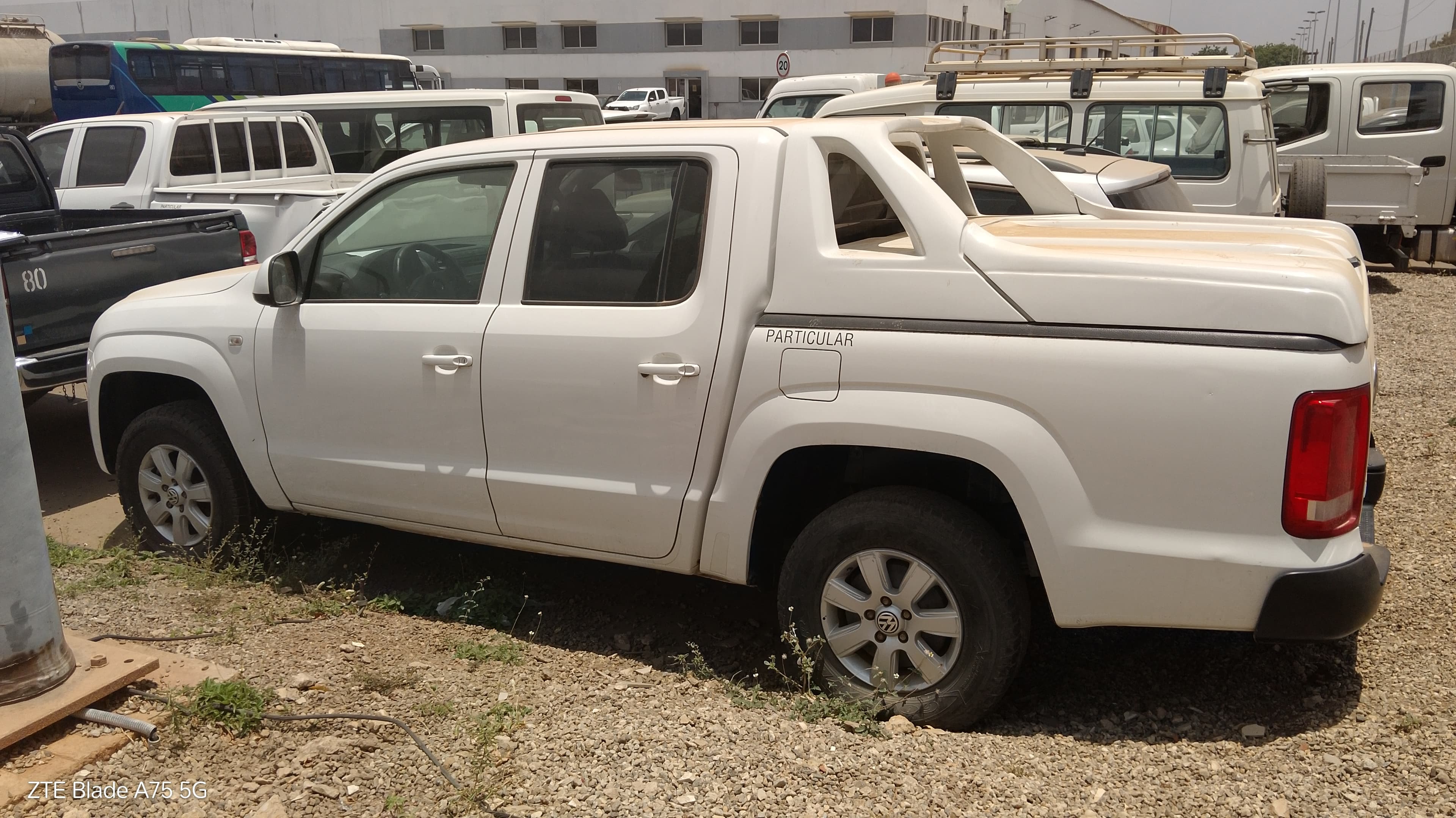 Veículo ligeiro de passageiros VOLKSWAGEN  AMAROK  2.0 TDI TRENDLINE — imagem 2