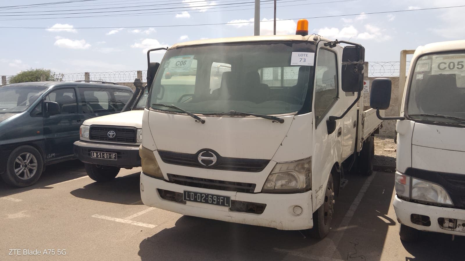 Viat. Pesadas HINO  300 DC — imagen 4