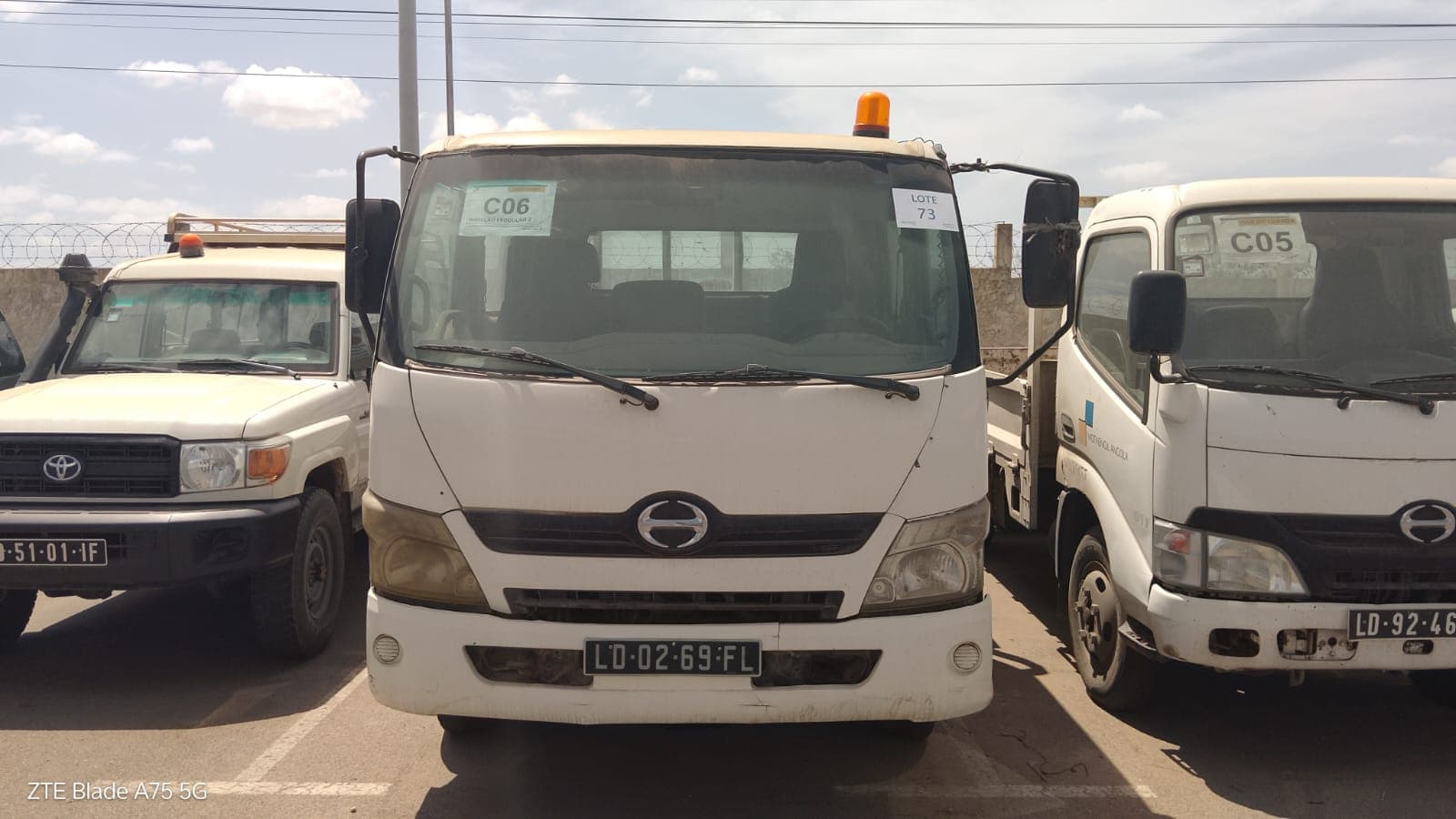 Viat. Pesadas HINO  300 DC — imagen 2