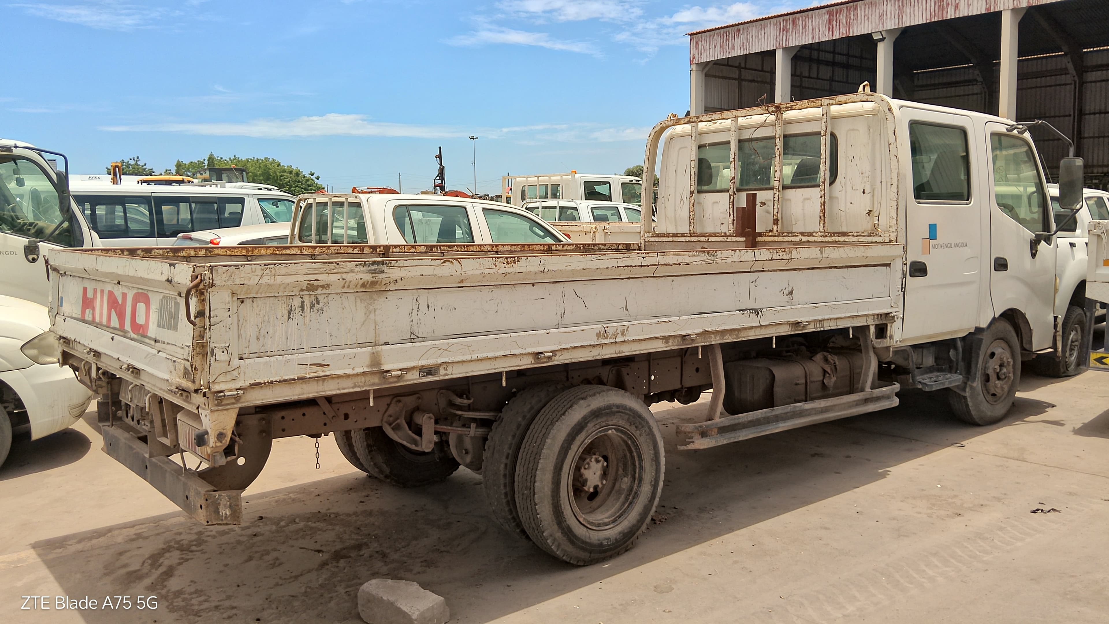 Viat. Pesadas HINO  300 DC