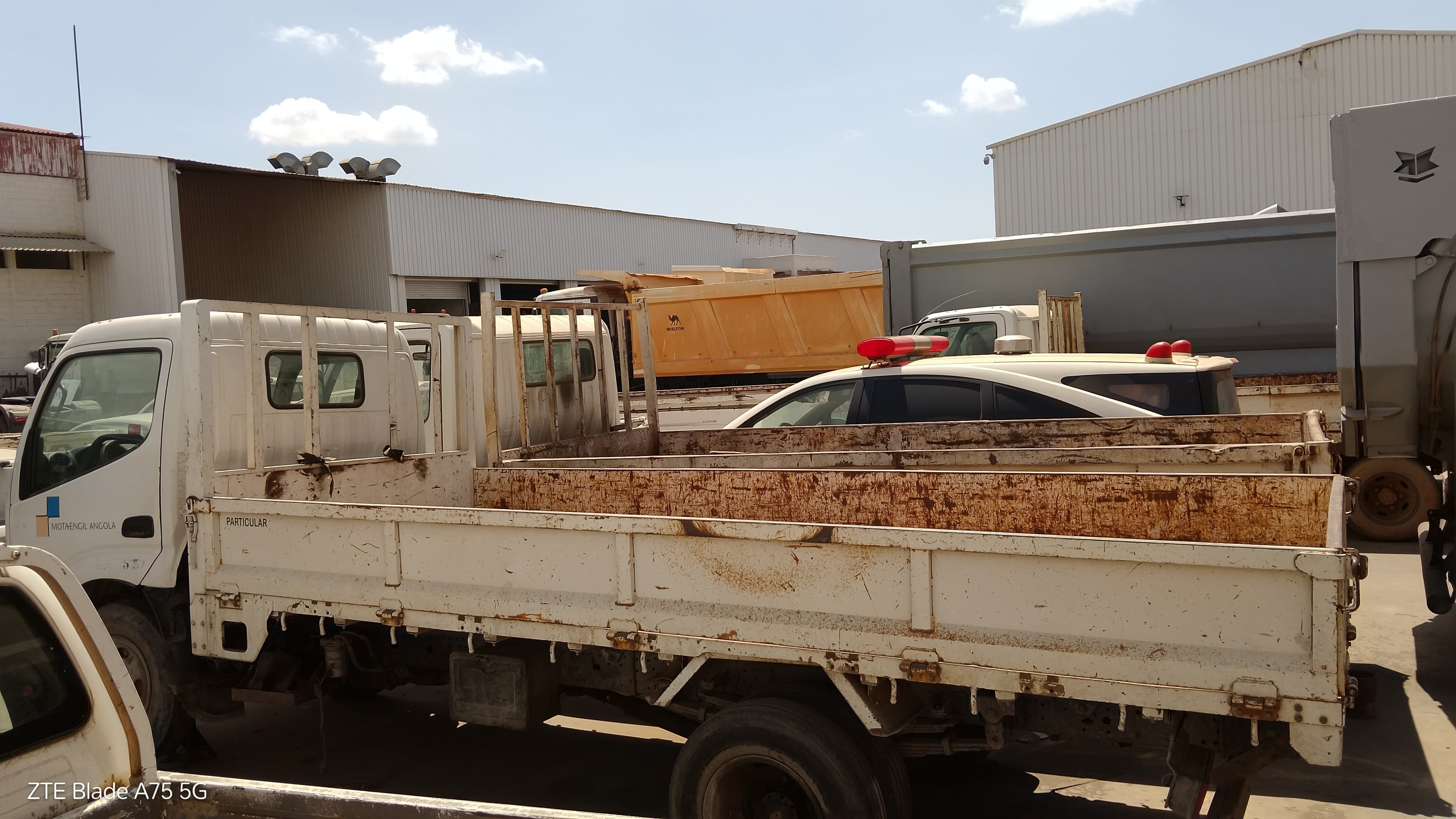 Viat. Pesadas HINO 300 WU650L C Simpl — imagem 4