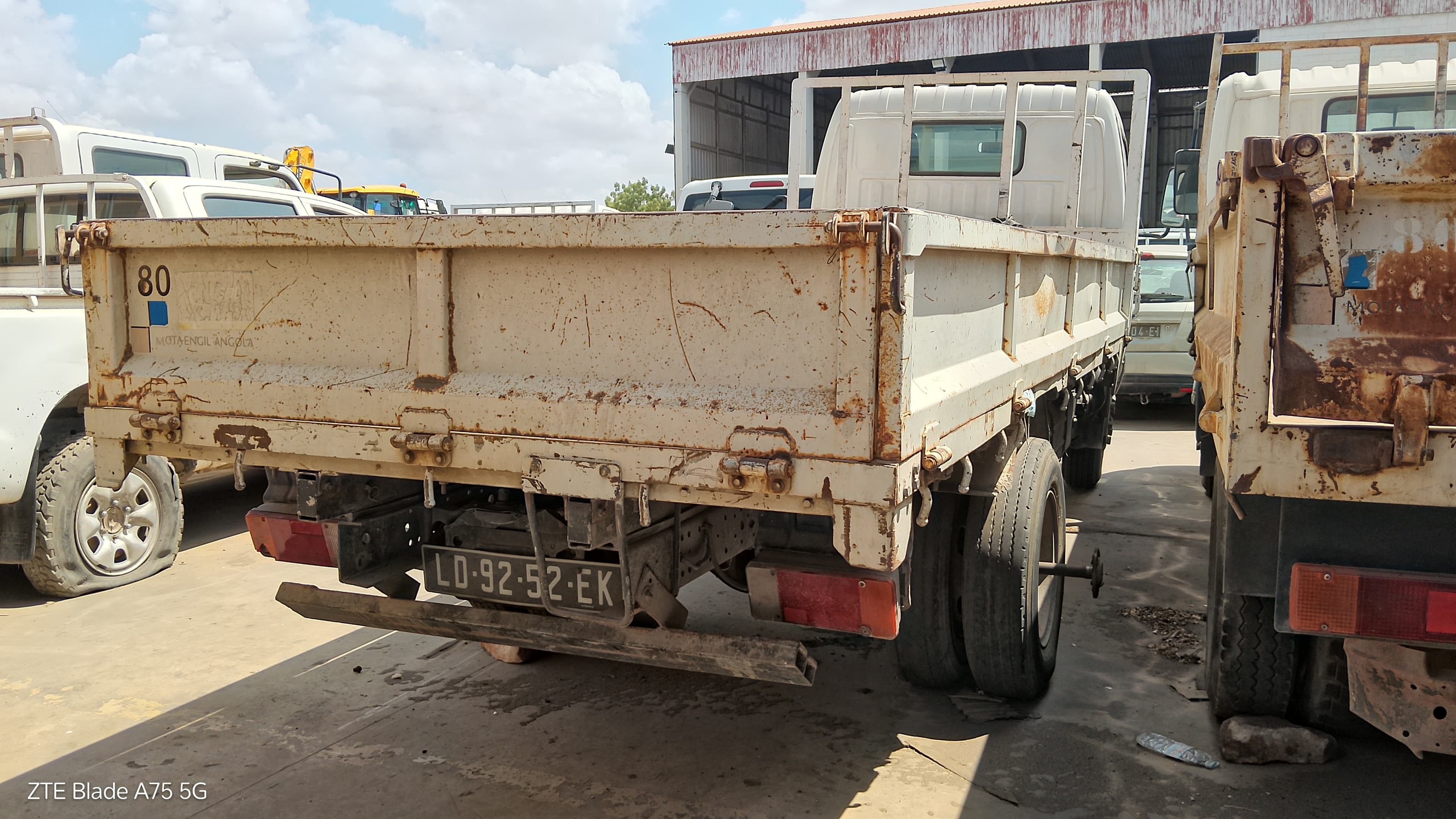 Viat. Pesadas HINO 300 WU650L C Simpl — imagem 5