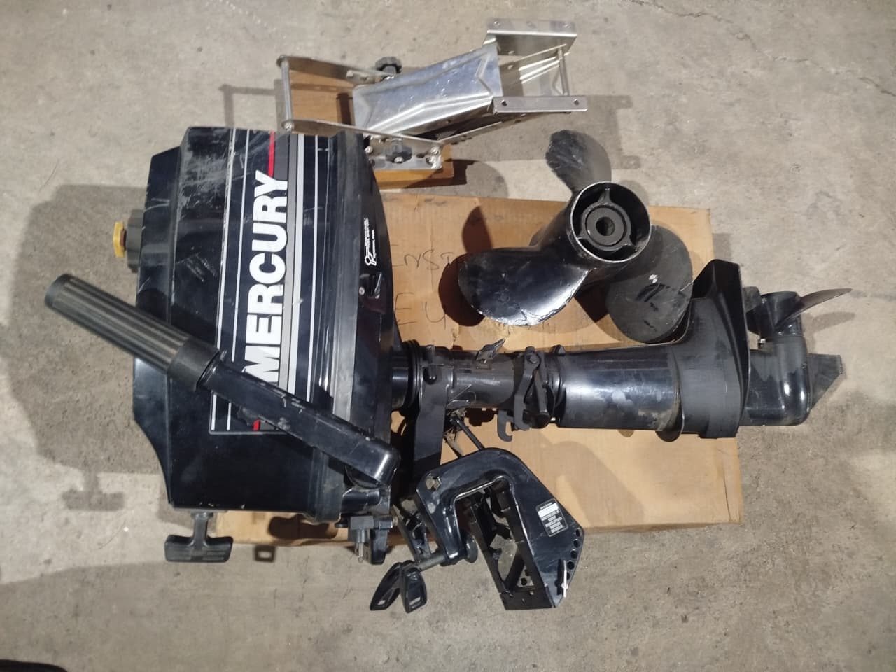 1 - Motor de barco marca Mercury — imagem 1