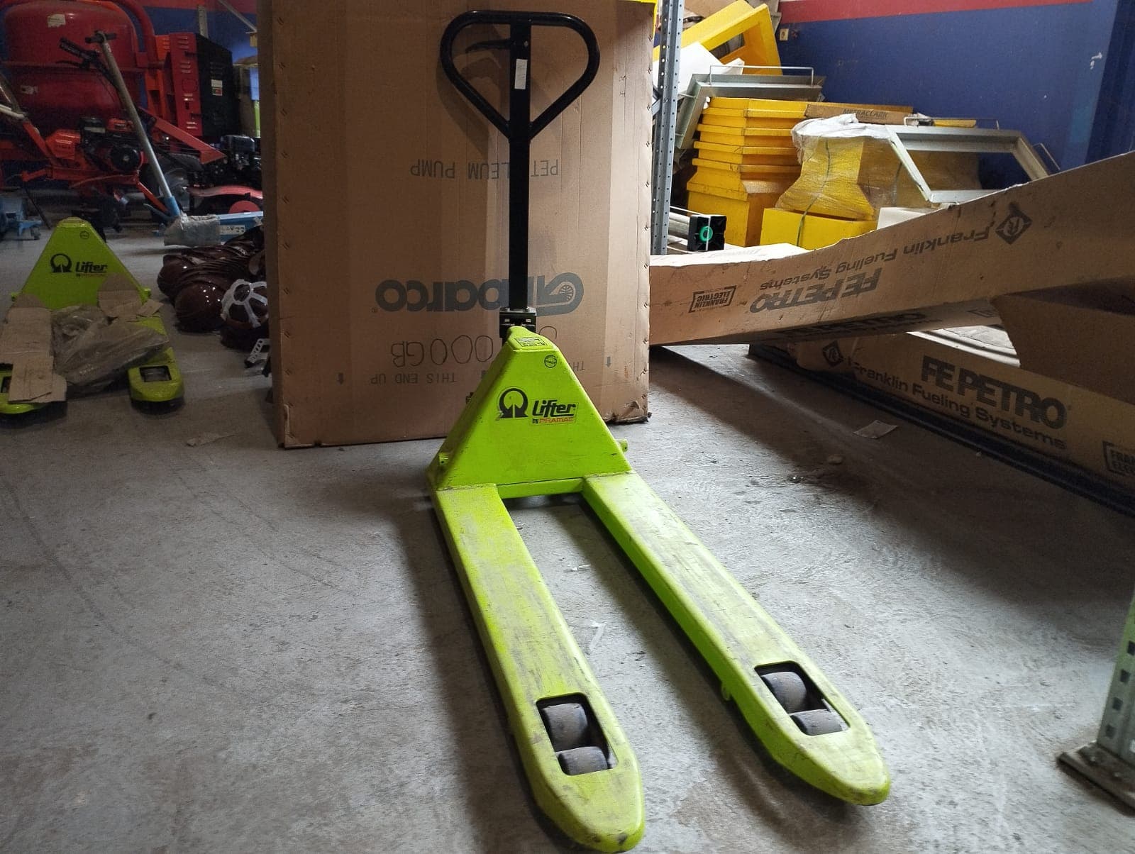1 - Porta Paletes Pramac 2200Kg