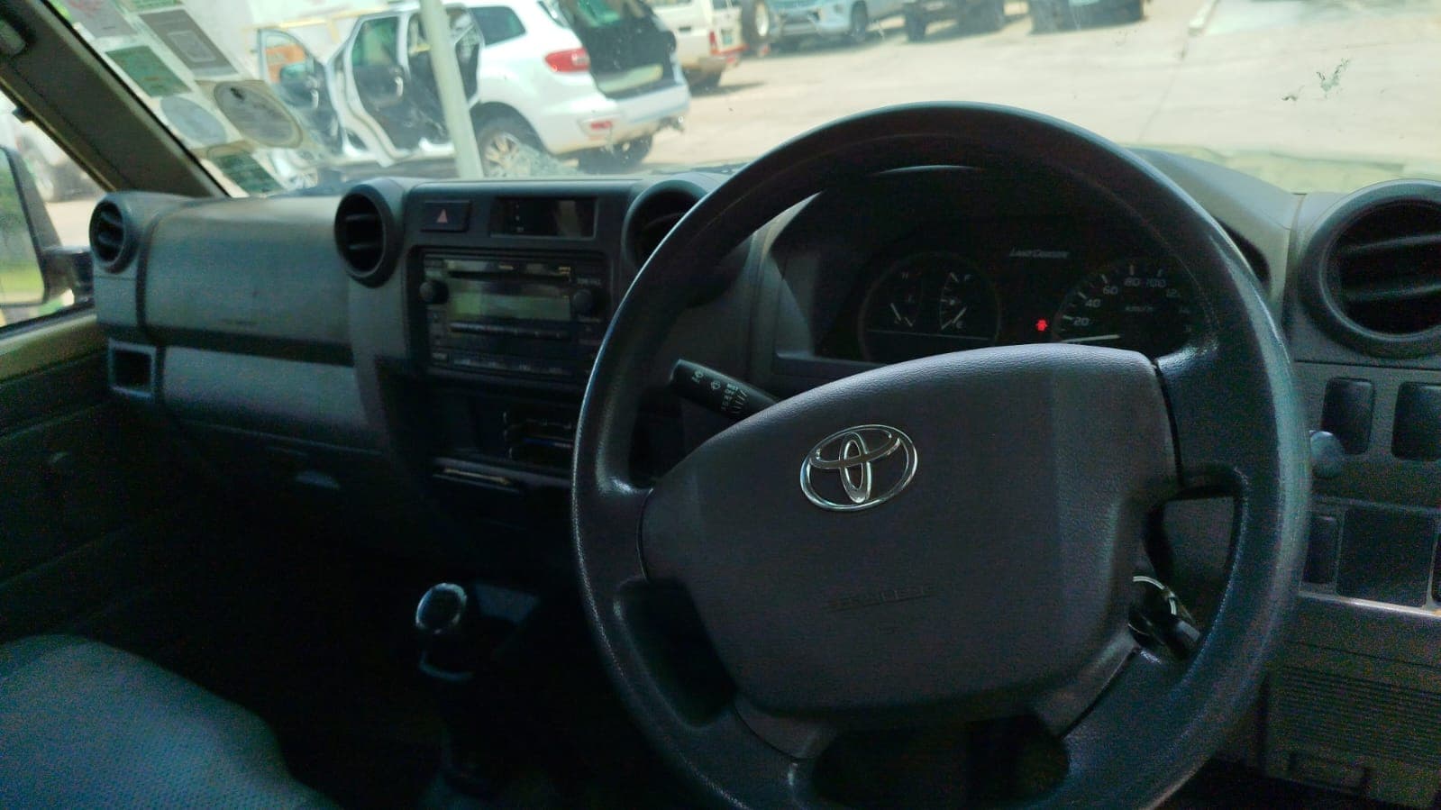 Toyota Land Cruiser 3,18m - 2013 — imagem 13