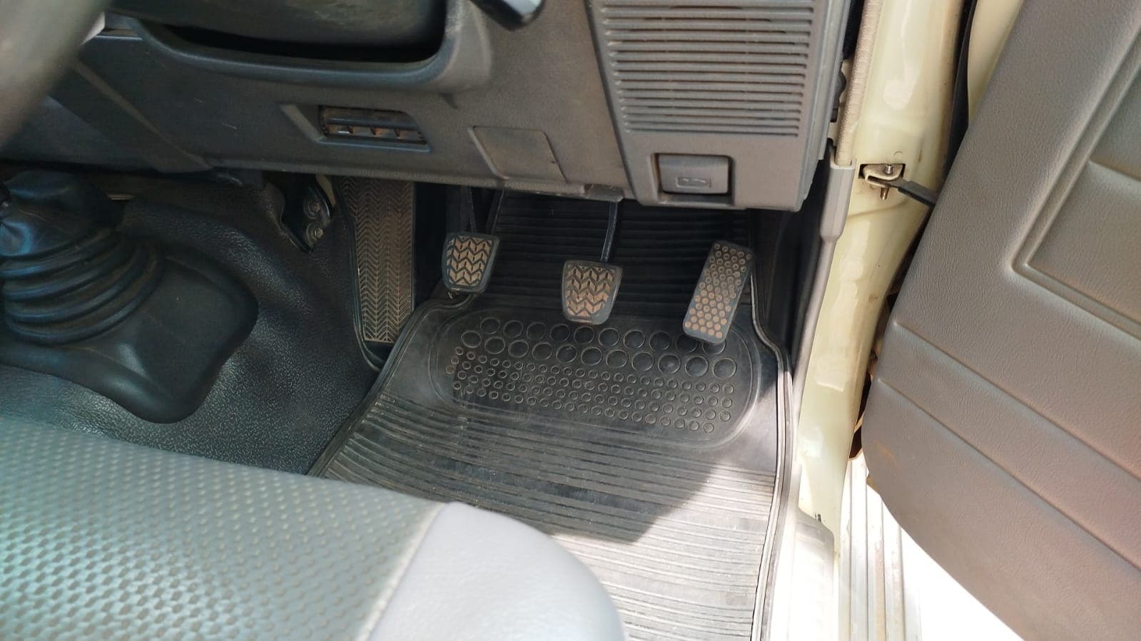 Toyota Land Cruiser 3,18m - 2013 — imagem 14