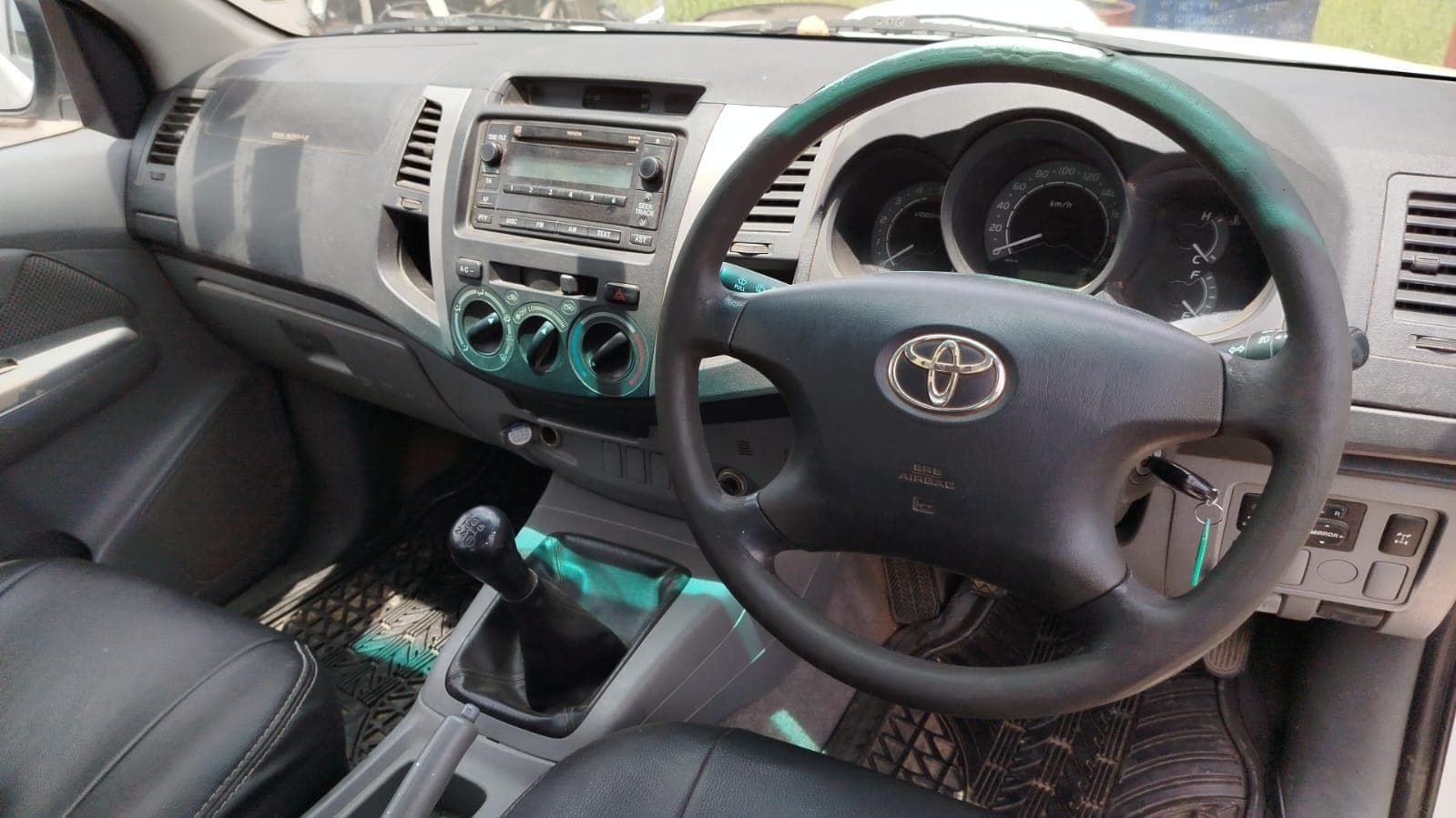 Toyota Hilux 3.0 3,18m - 2011 — imagen 14
