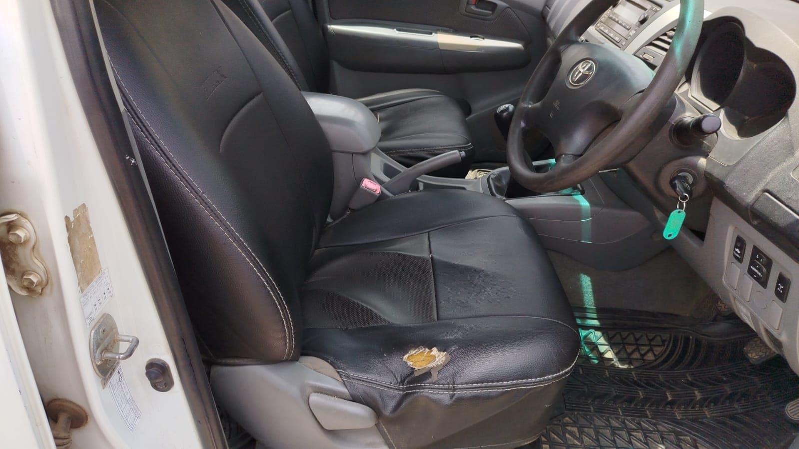 Toyota Hilux 3.0 3,18m - 2011 — imagen 16