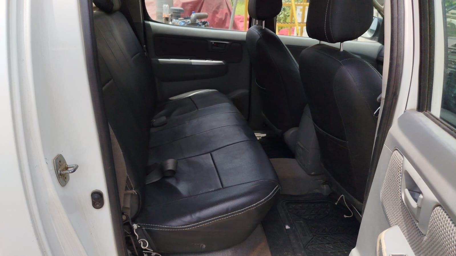 Toyota Hilux 3.0 3,18m - 2011 — imagen 17