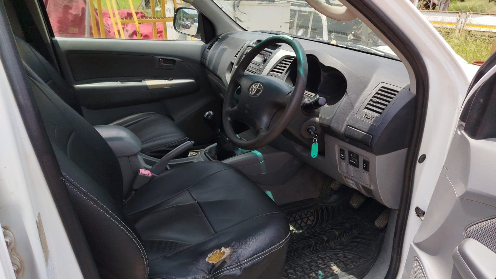 Toyota Hilux 3.0 3,18m - 2011 — imagen 18