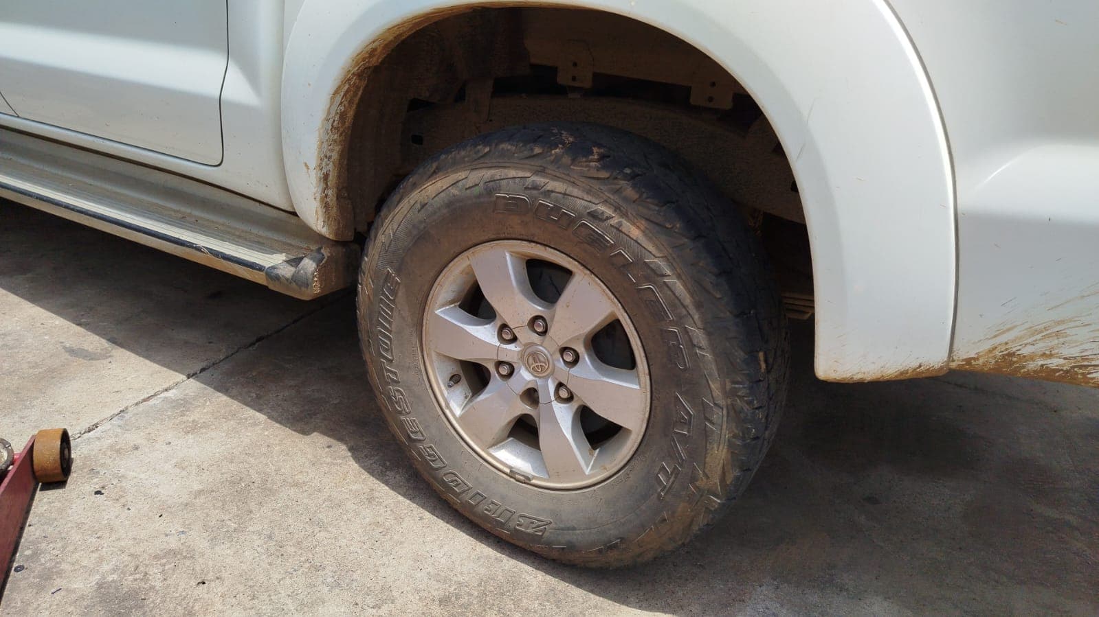 Toyota Hilux 3.0 3,18m - 2011 — imagen 9
