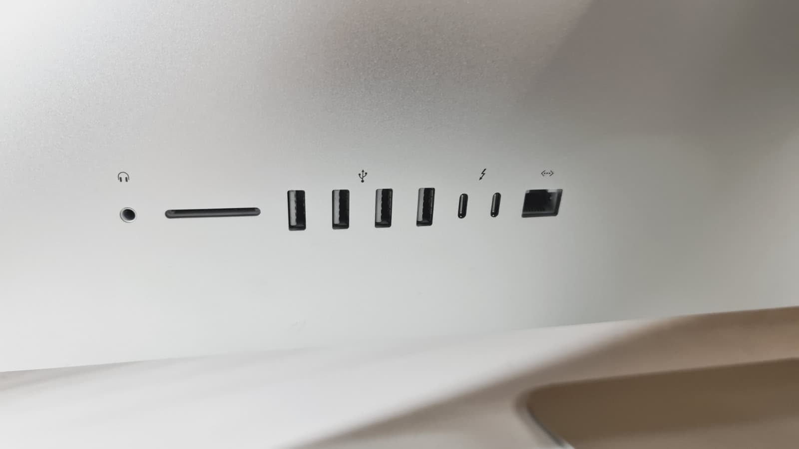 Computador Apple iMac A2115 — image 3