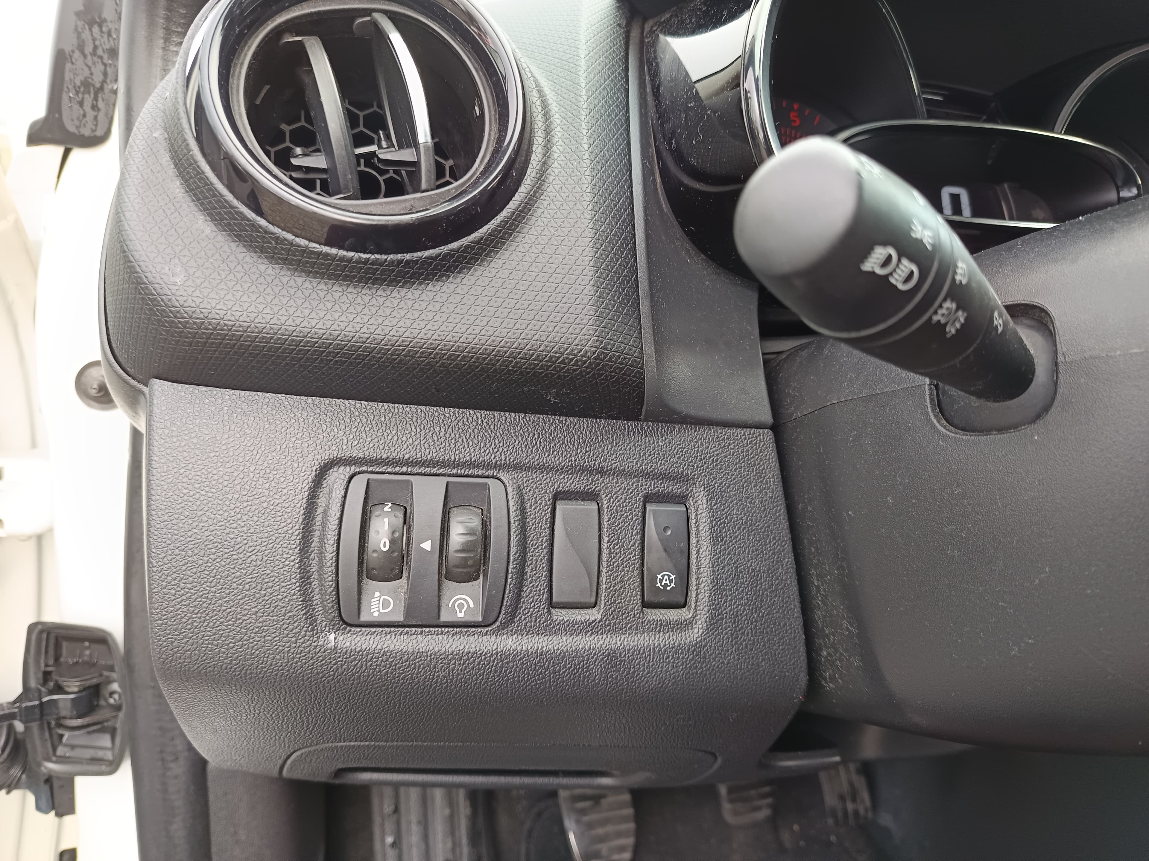 Renault Clio · Ano 2019 — imagem 43