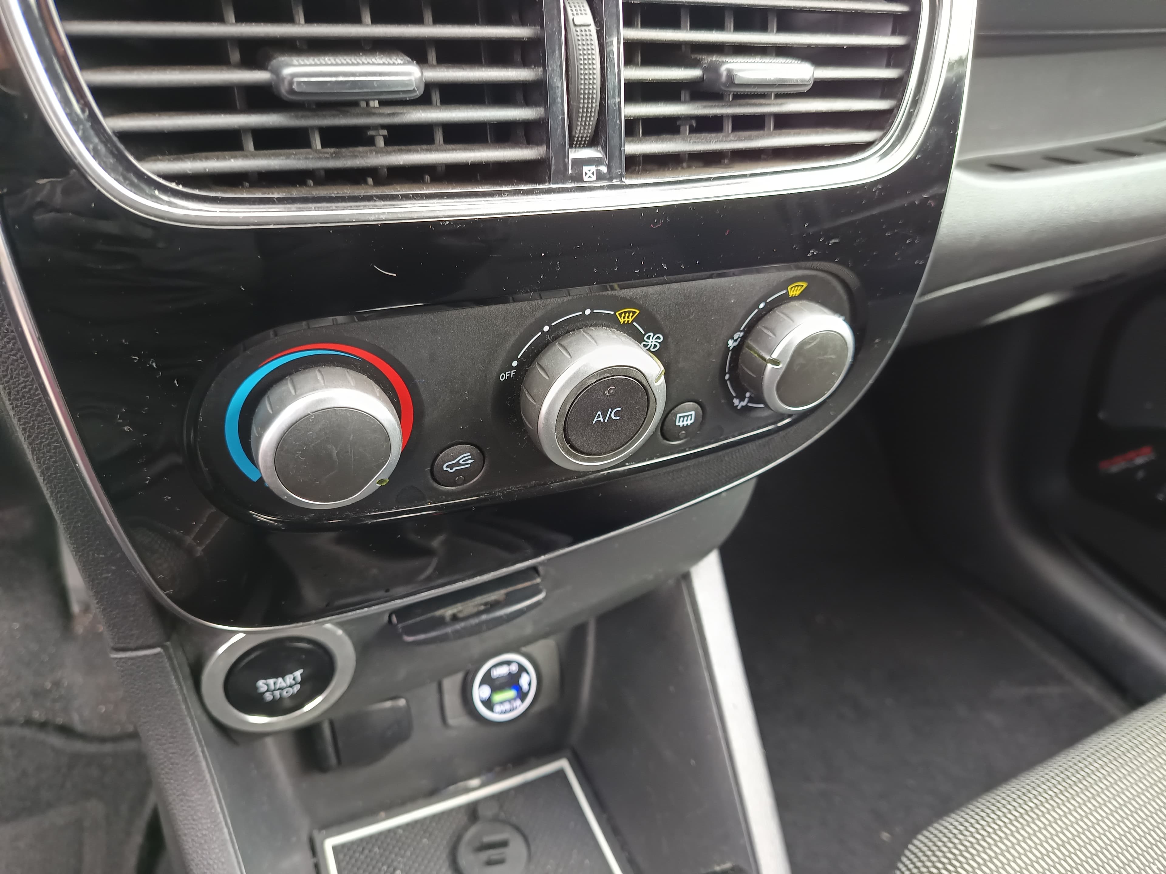Renault Clio · Ano 2019 — imagem 37