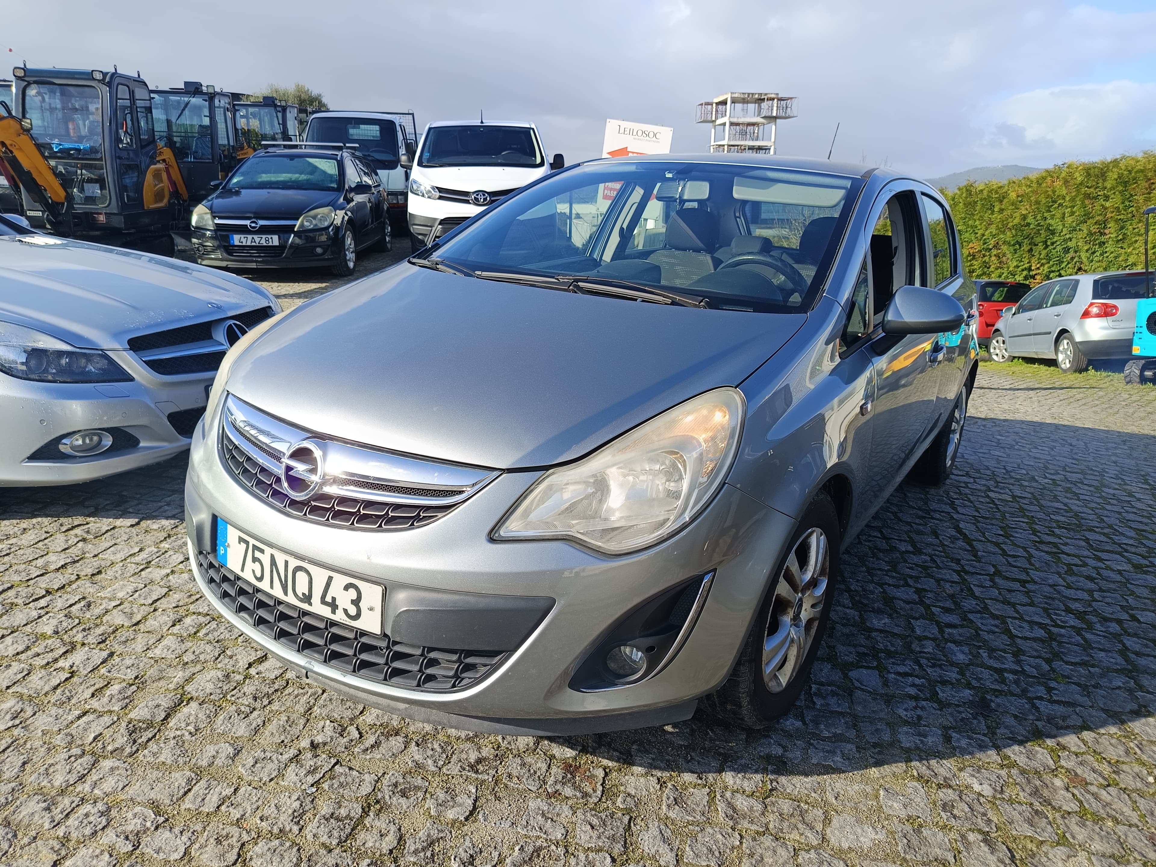 Opel Corsa · Ano 2013 — imagem 1