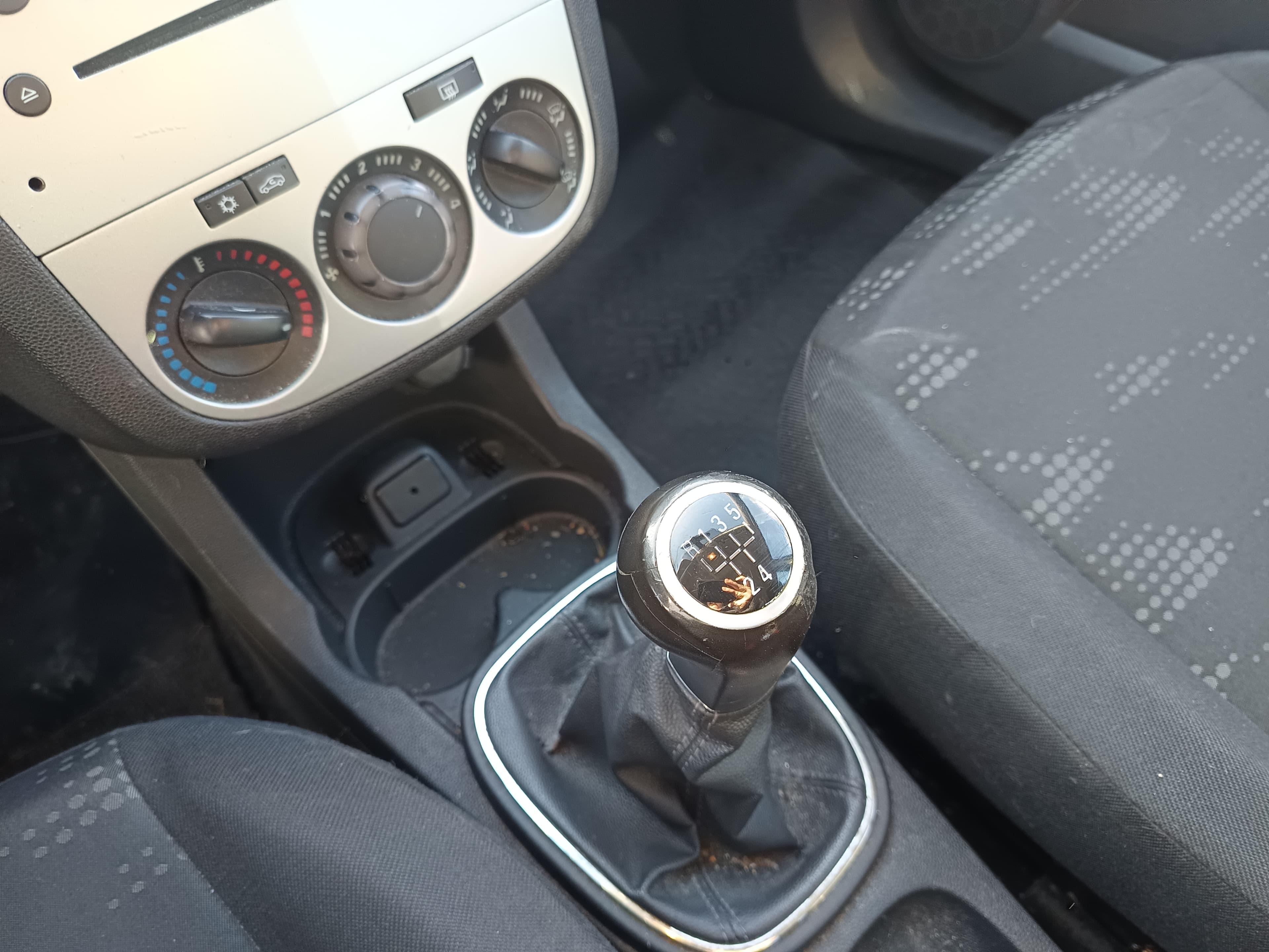 Opel Corsa · Ano 2013 — imagem 36