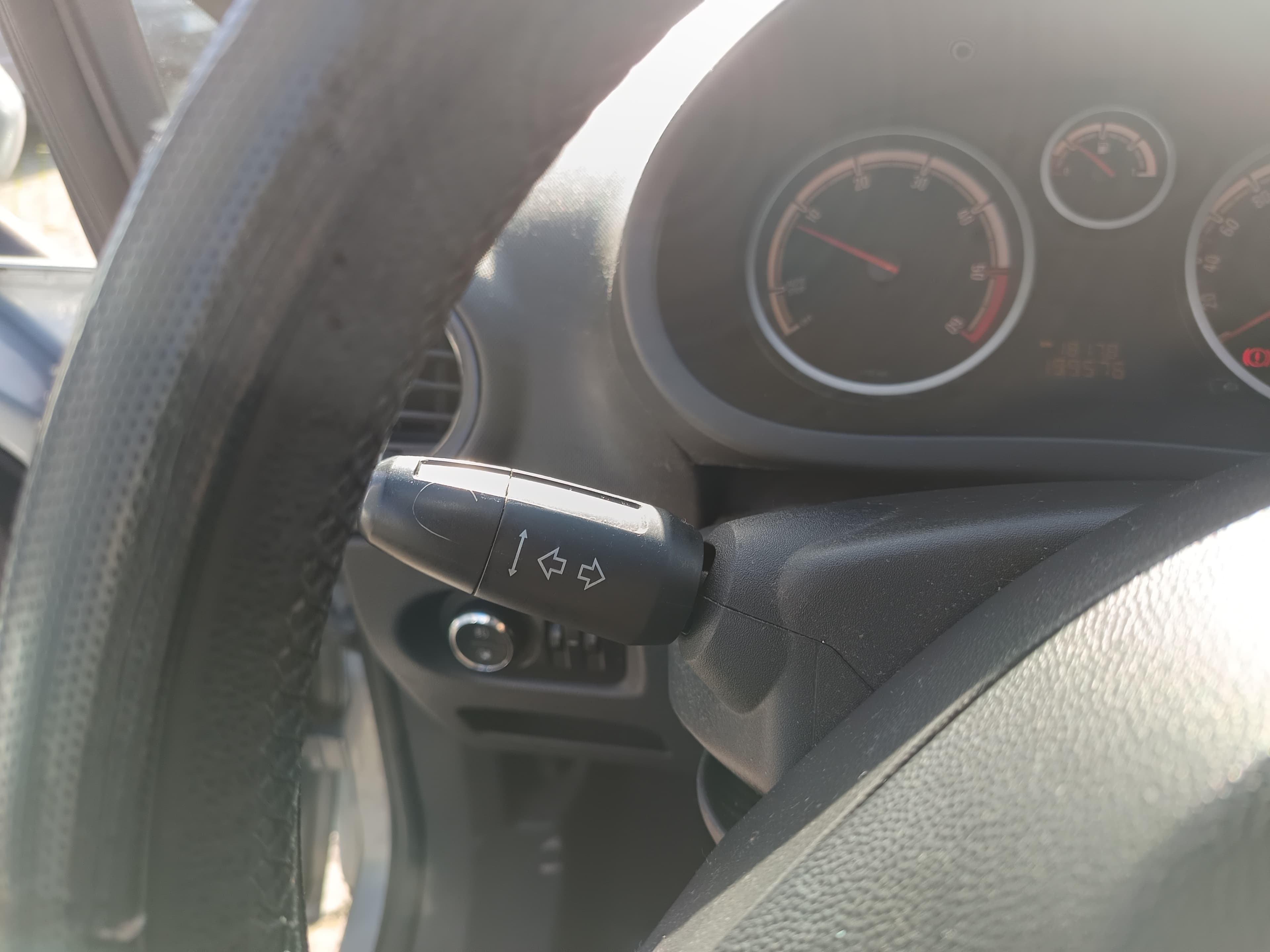 Opel Corsa · Ano 2013 — imagem 40