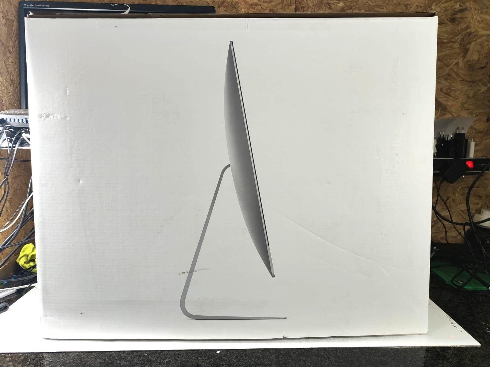 Computador Apple iMac A2115 — imagen 9