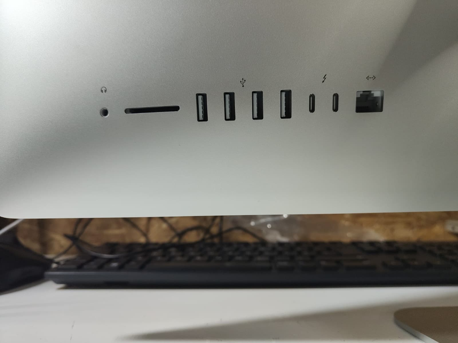 Computador Apple iMac A2115 — imagen 3