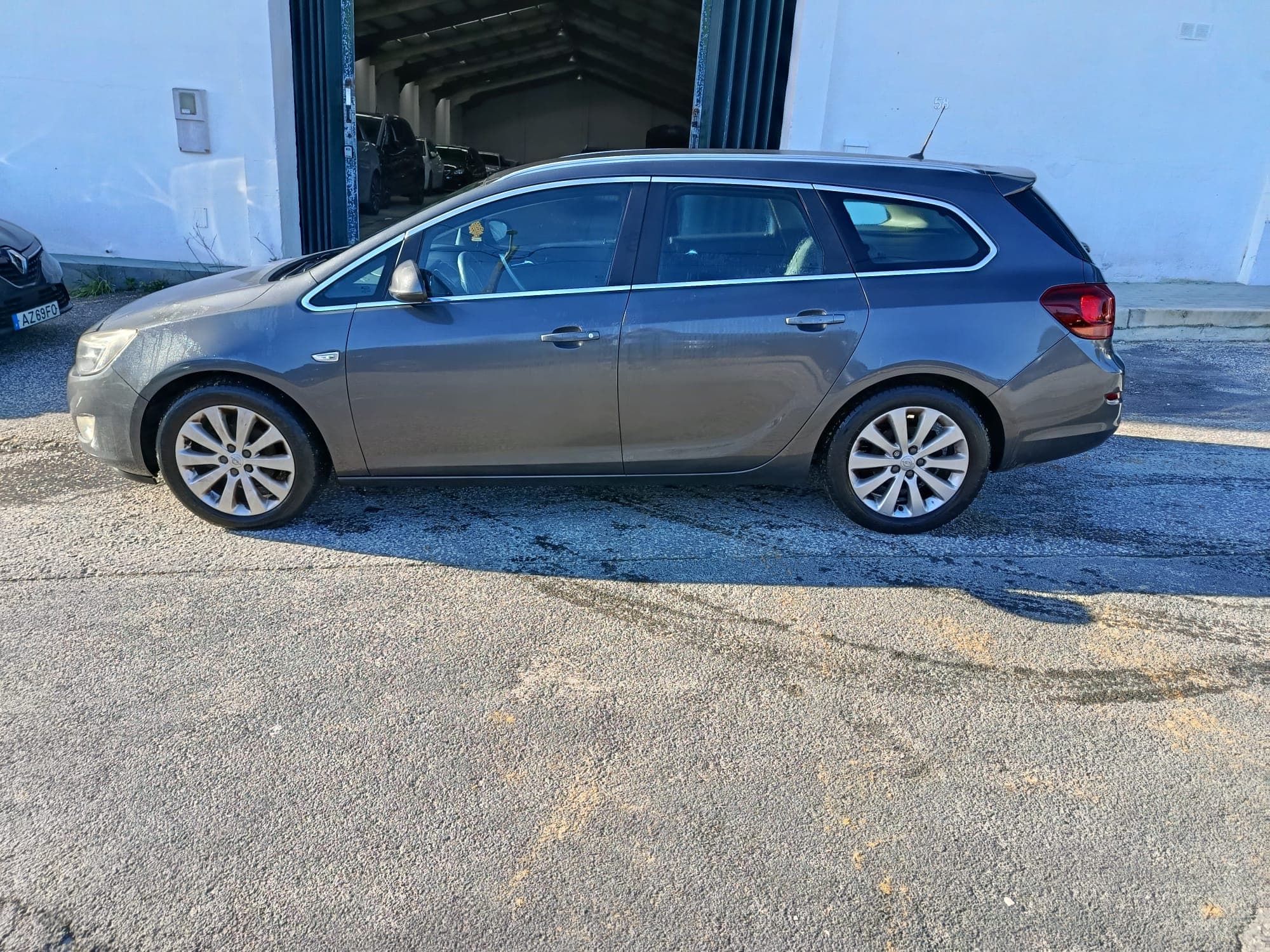 Opel Astra · Ano 2011 — imagem 4