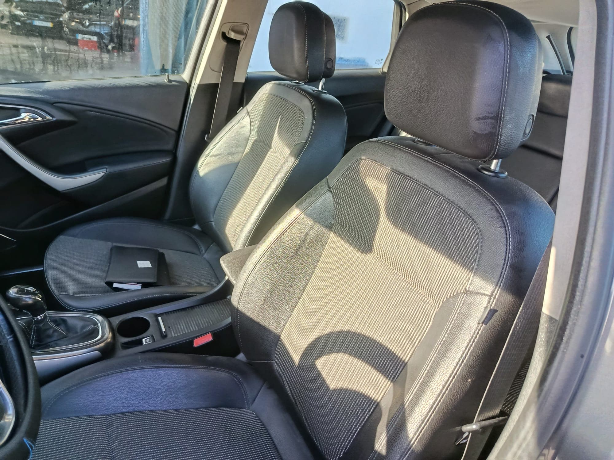 Opel Astra · Ano 2011 — imagem 18