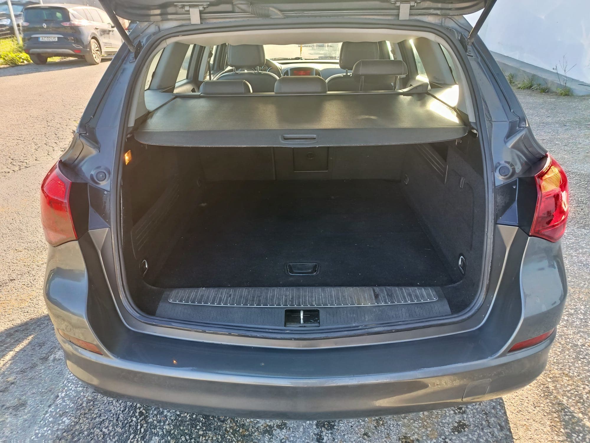 Opel Astra · Ano 2011 — imagem 9