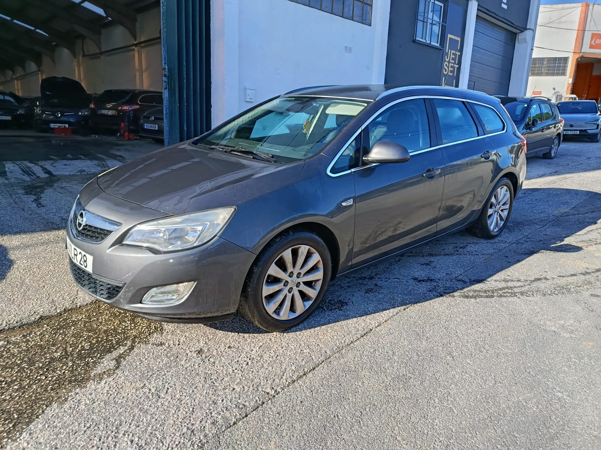 Opel Astra · Ano 2011 — imagem 2