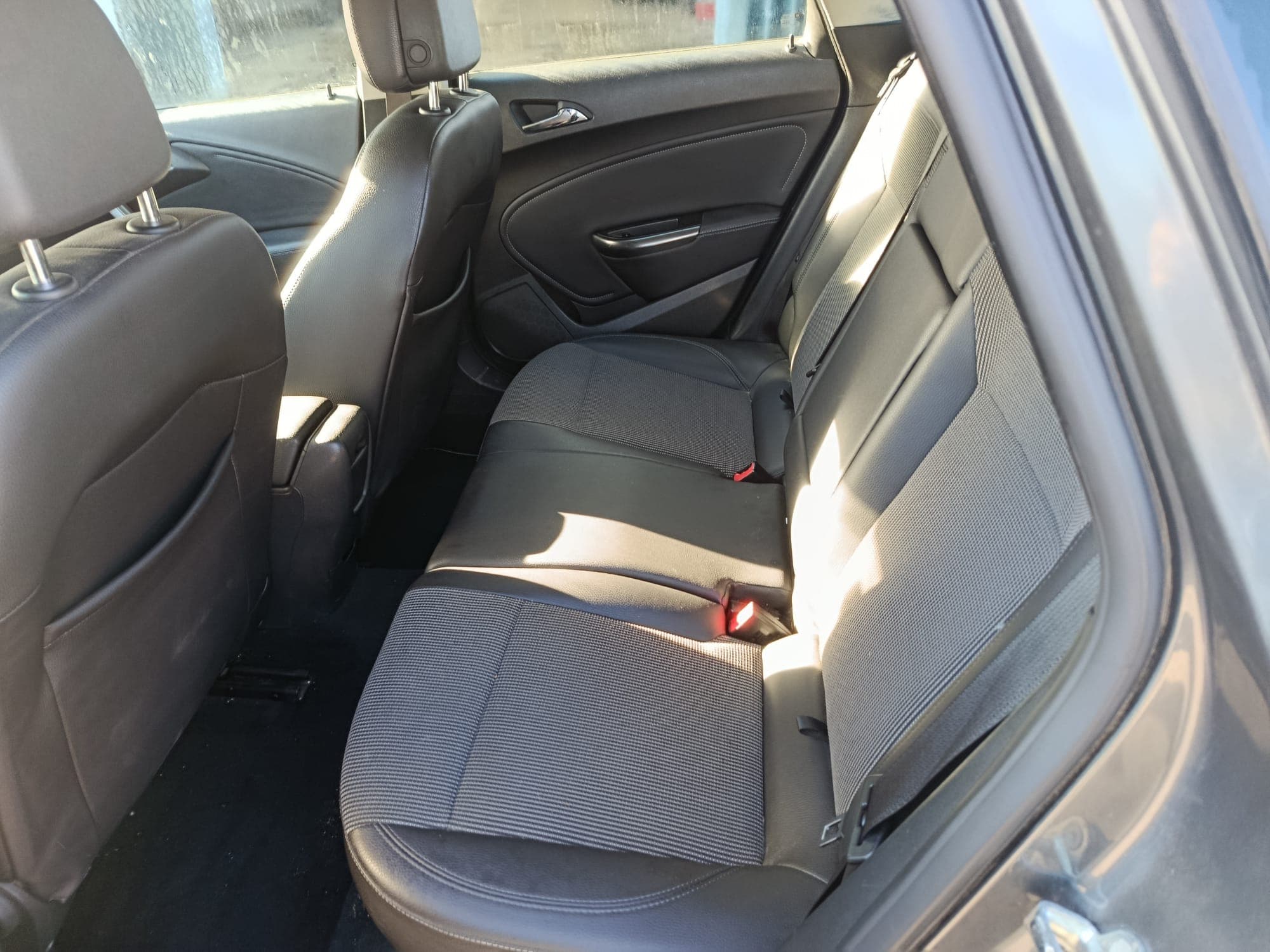 Opel Astra · Ano 2011 — imagem 11