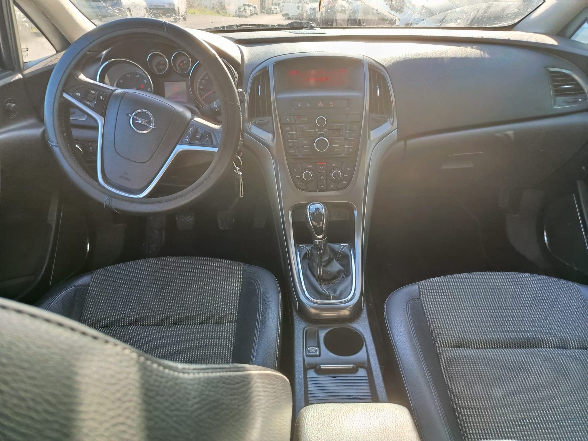 Opel Astra · Ano 2011 — imagem 22