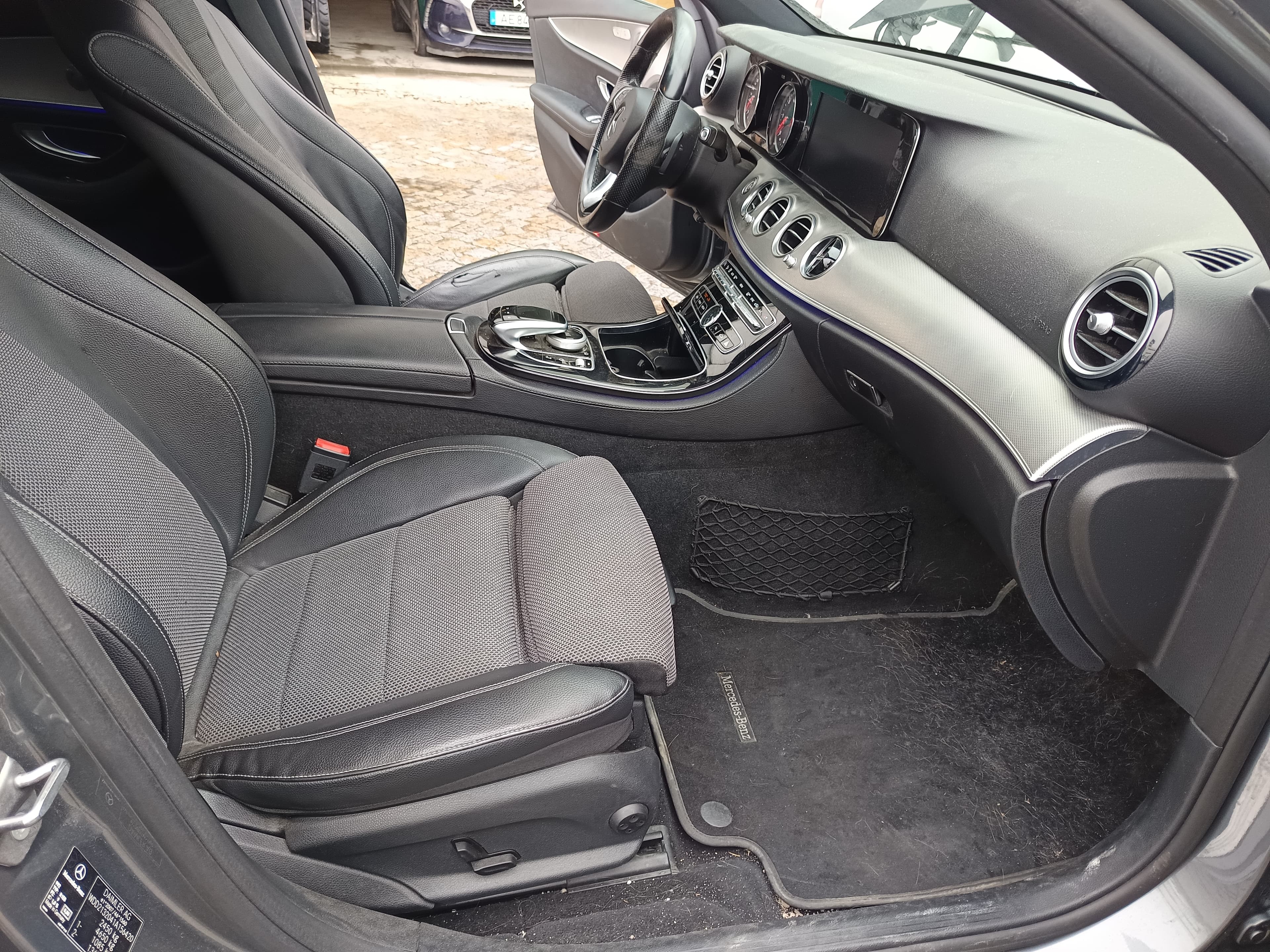 Mercedes-Benz E 220D · Ano 2016 — imagem 22