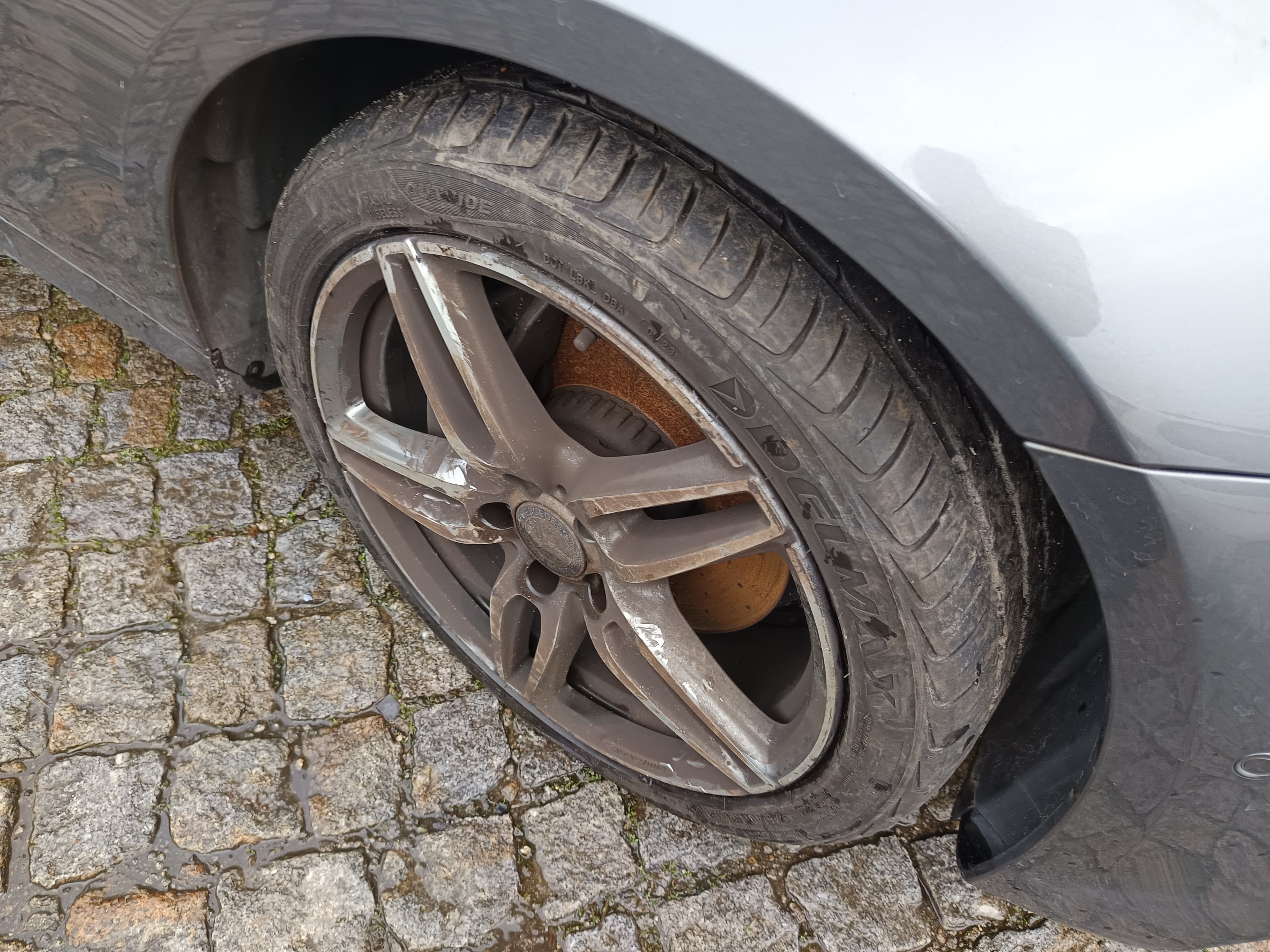 Mercedes-Benz E 220D · Ano 2016 — imagem 9