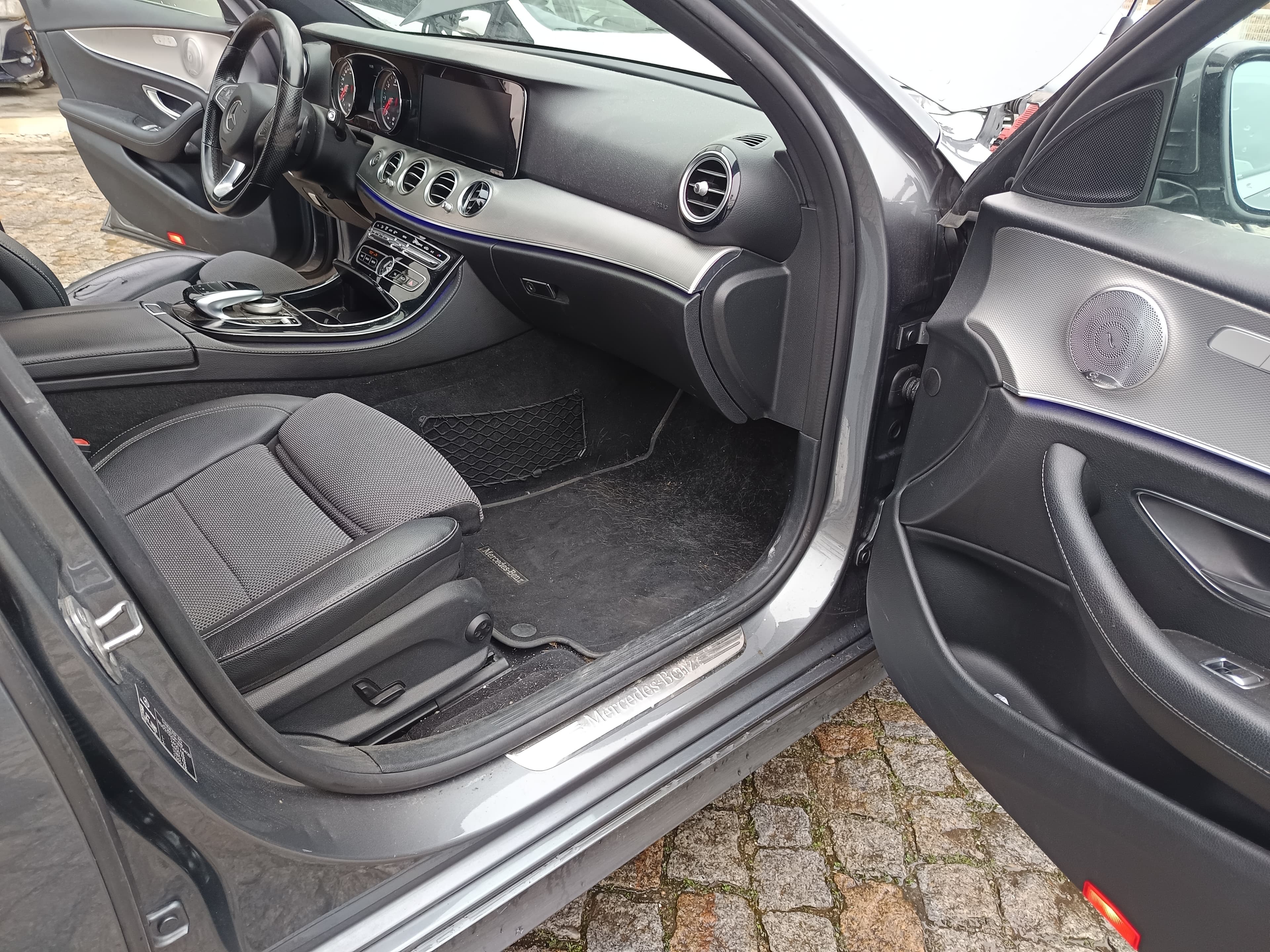 Mercedes-Benz E 220D · Ano 2016 — imagem 20