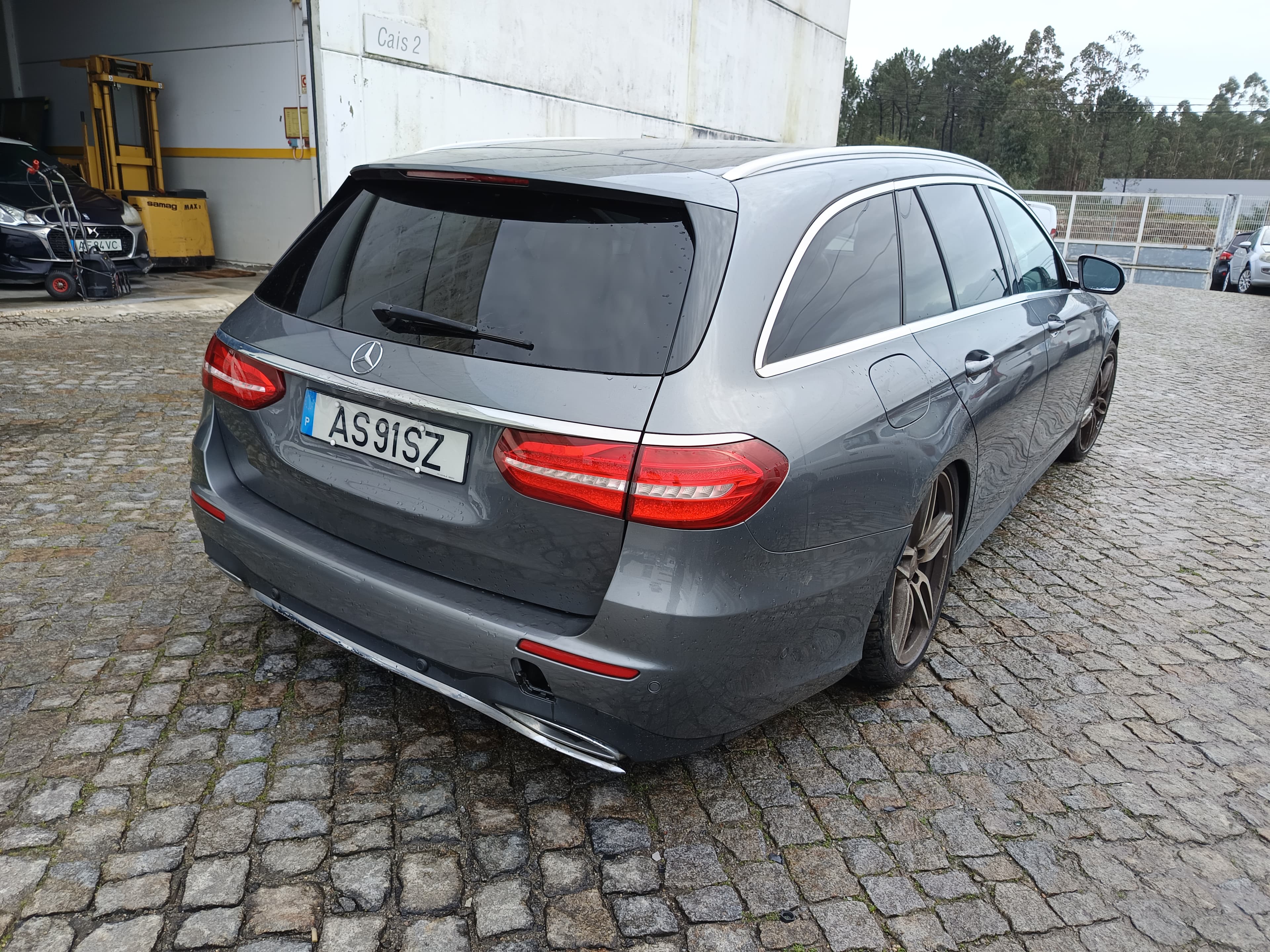 Mercedes-Benz E 220D · Ano 2016 — imagem 5