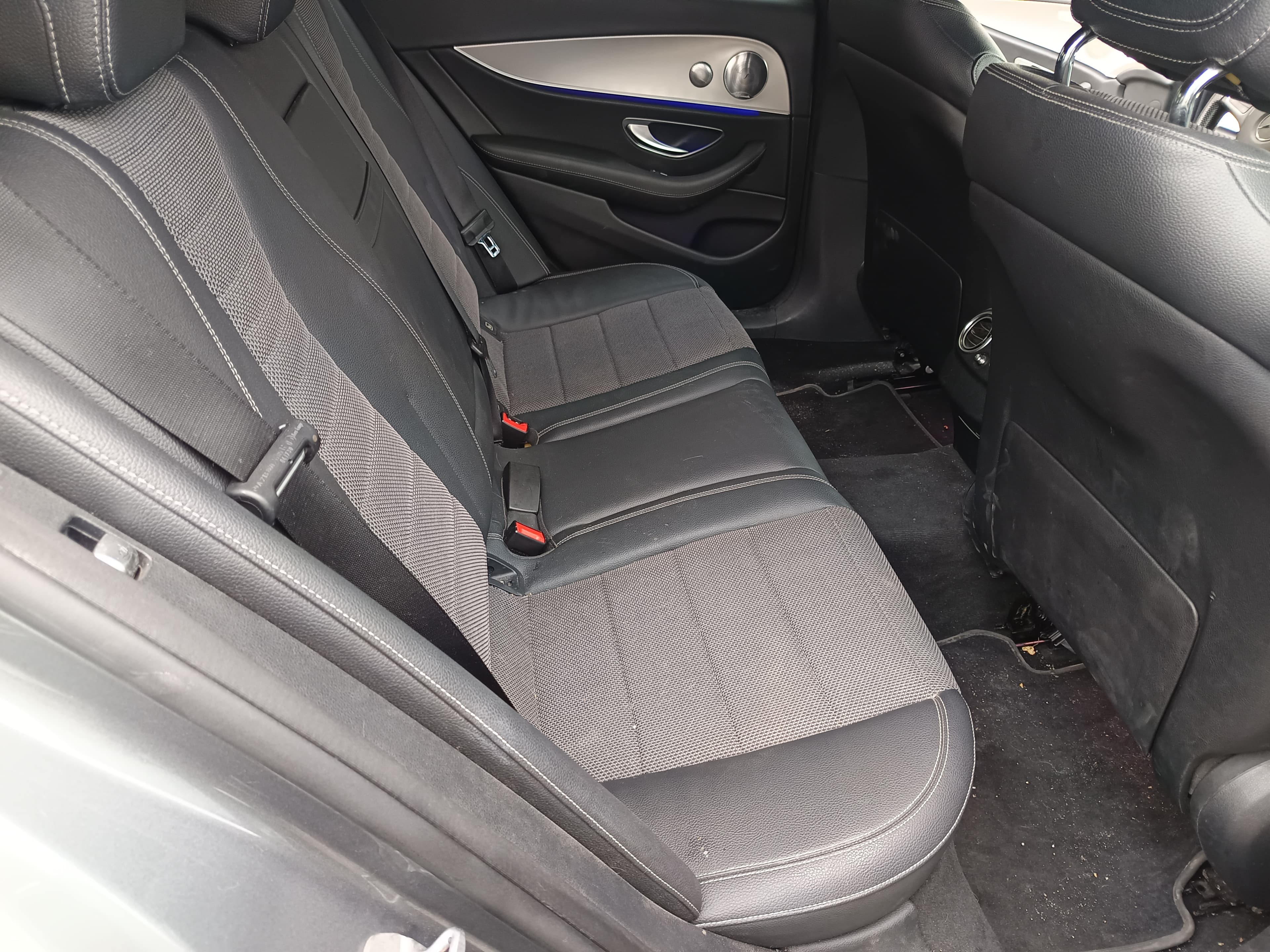 Mercedes-Benz E 220D · Ano 2016 — imagem 19