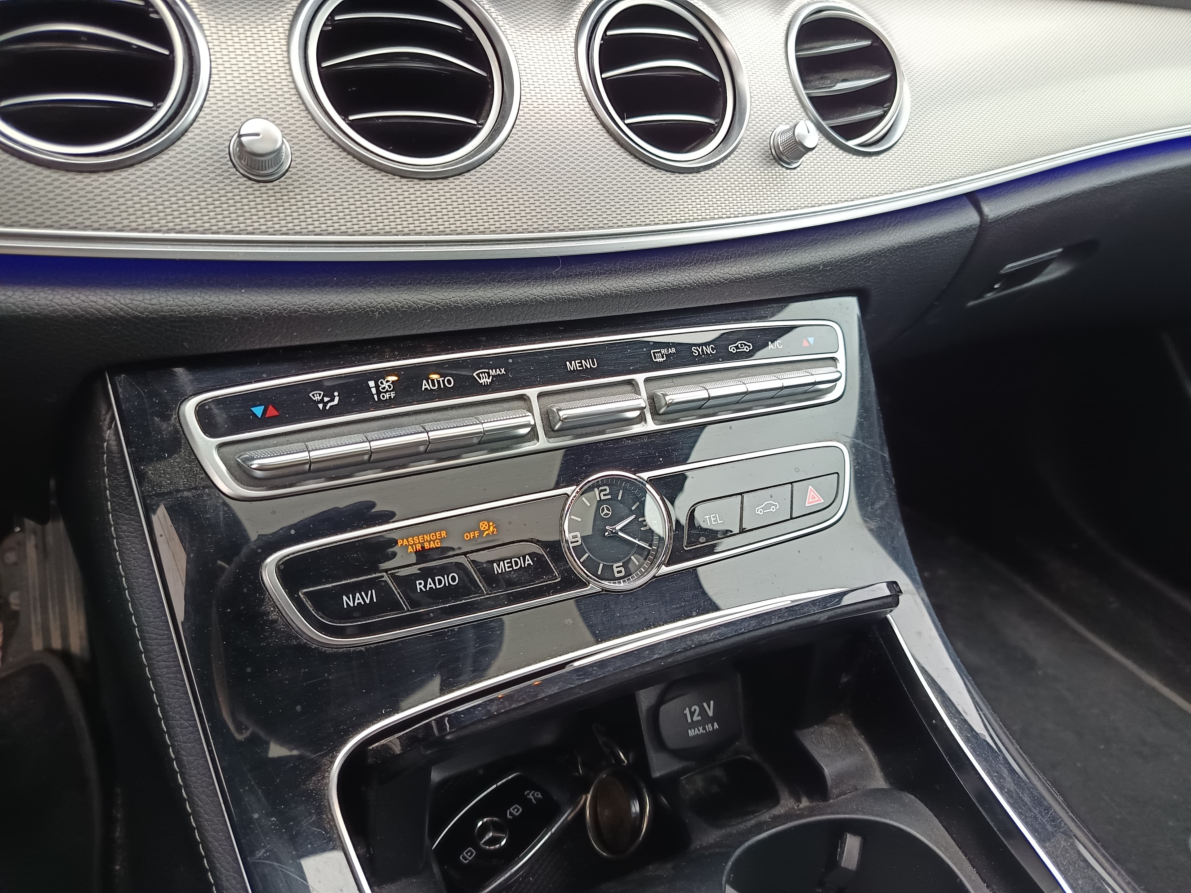 Mercedes-Benz E 220D · Ano 2016 — imagem 35