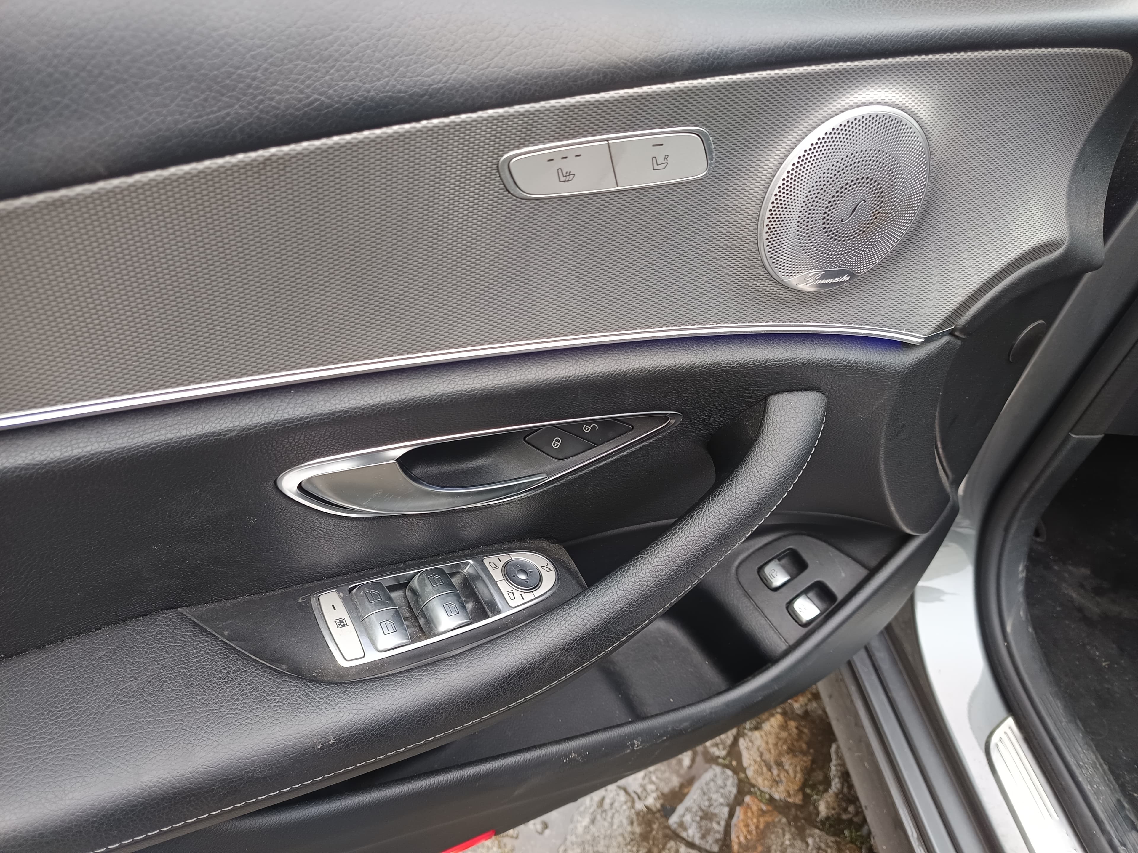 Mercedes-Benz E 220D · Ano 2016 — imagem 28