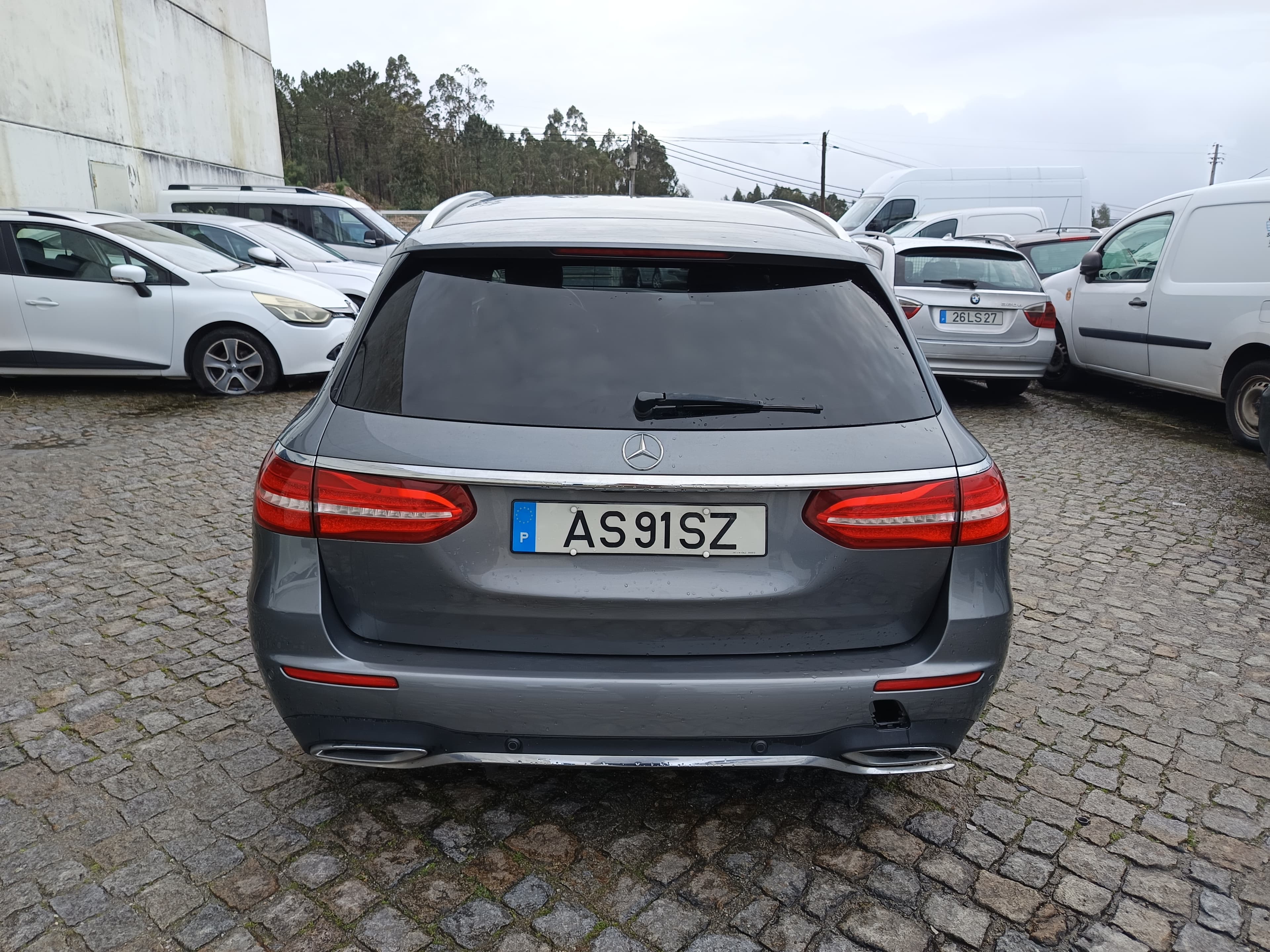 Mercedes-Benz E 220D · Ano 2016 — imagem 6