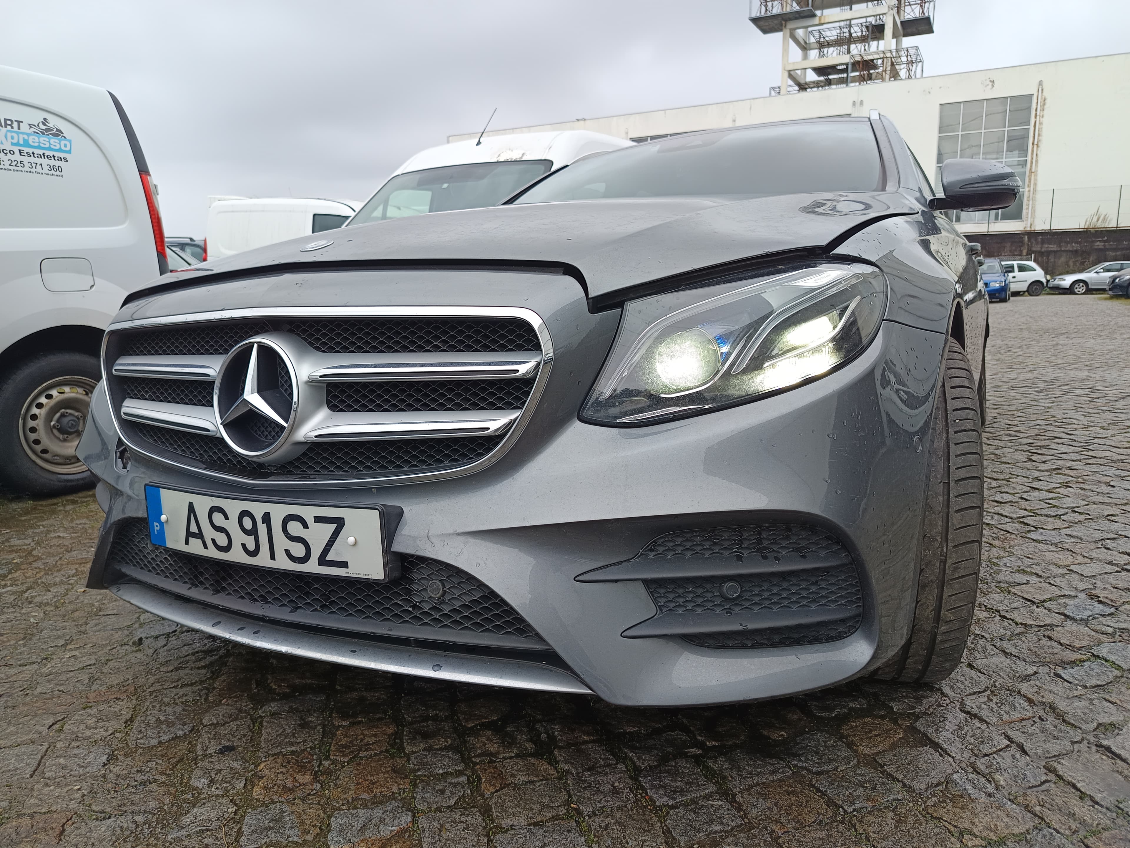 Mercedes-Benz E 220D · Ano 2016 — imagem 17