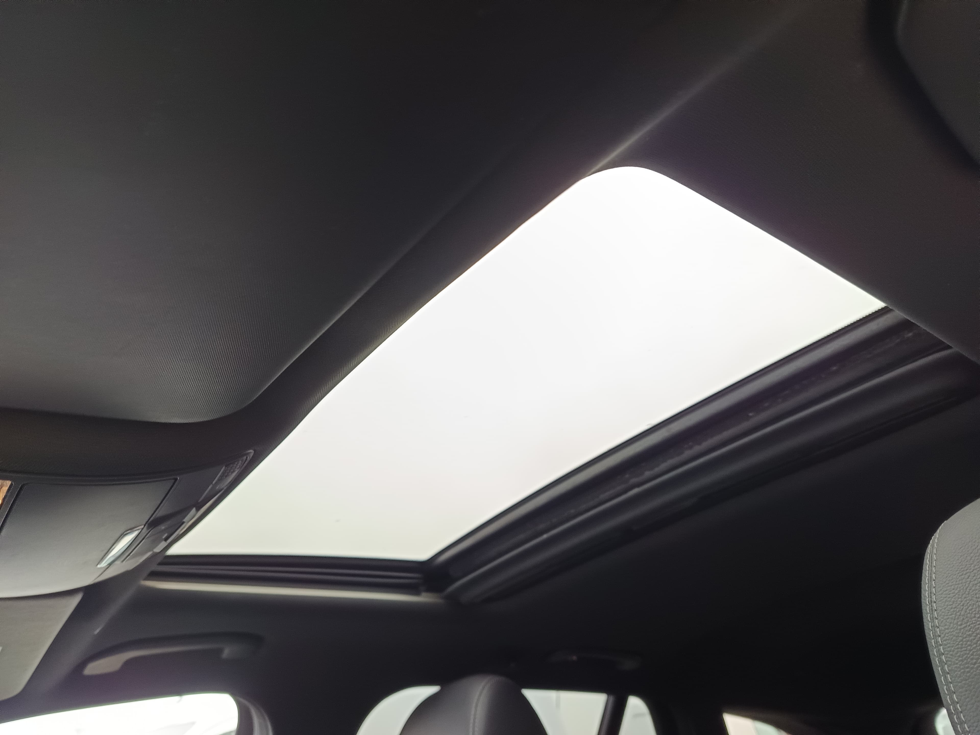 Mercedes-Benz E 220D · Ano 2016 — imagem 33