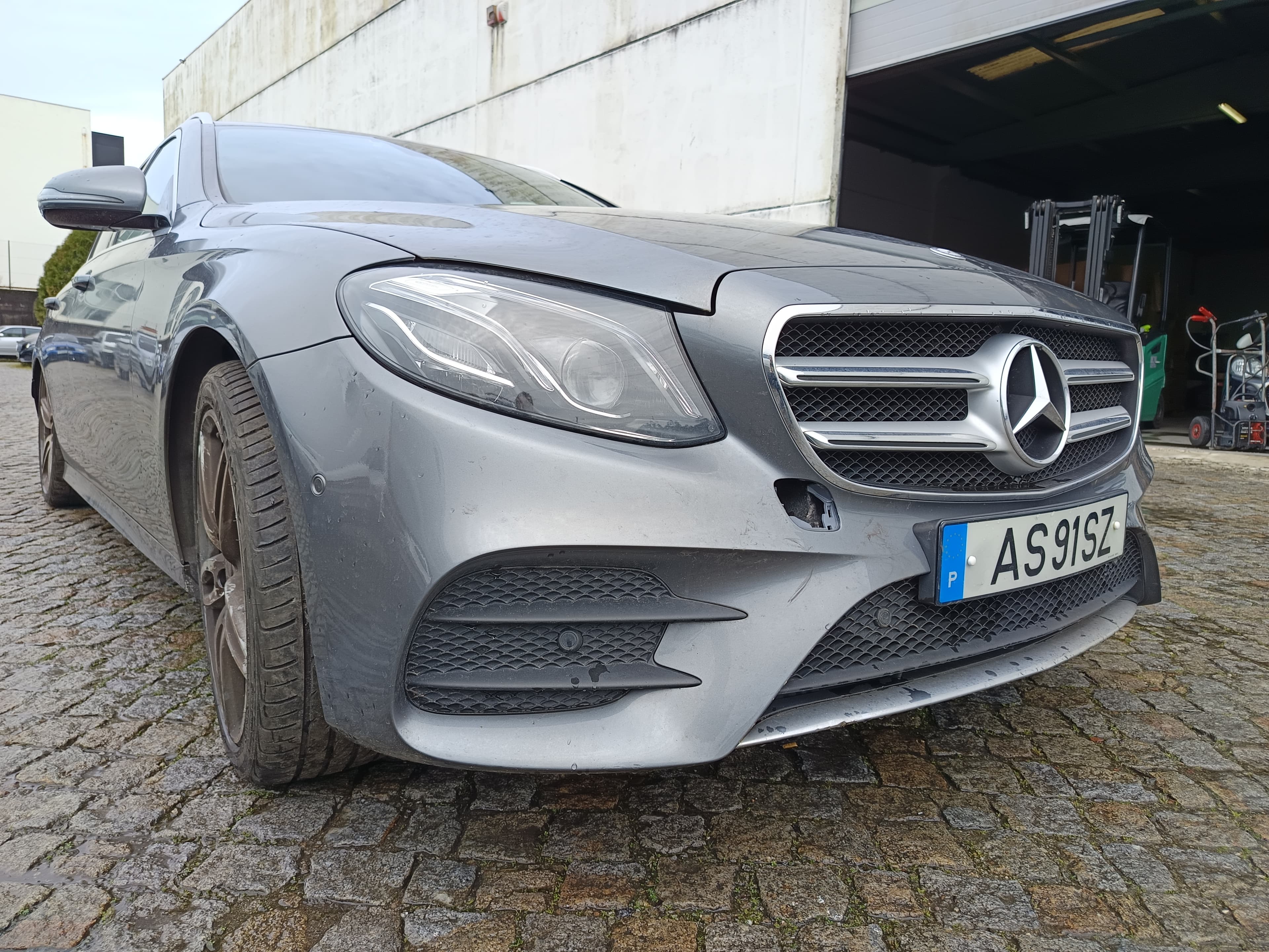 Mercedes-Benz E 220D · Ano 2016 — imagem 4